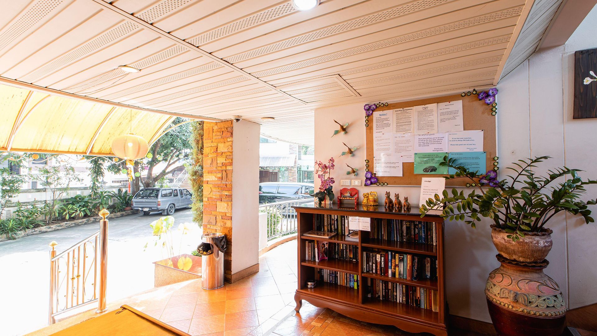 โรงแรม Selina Place 3*