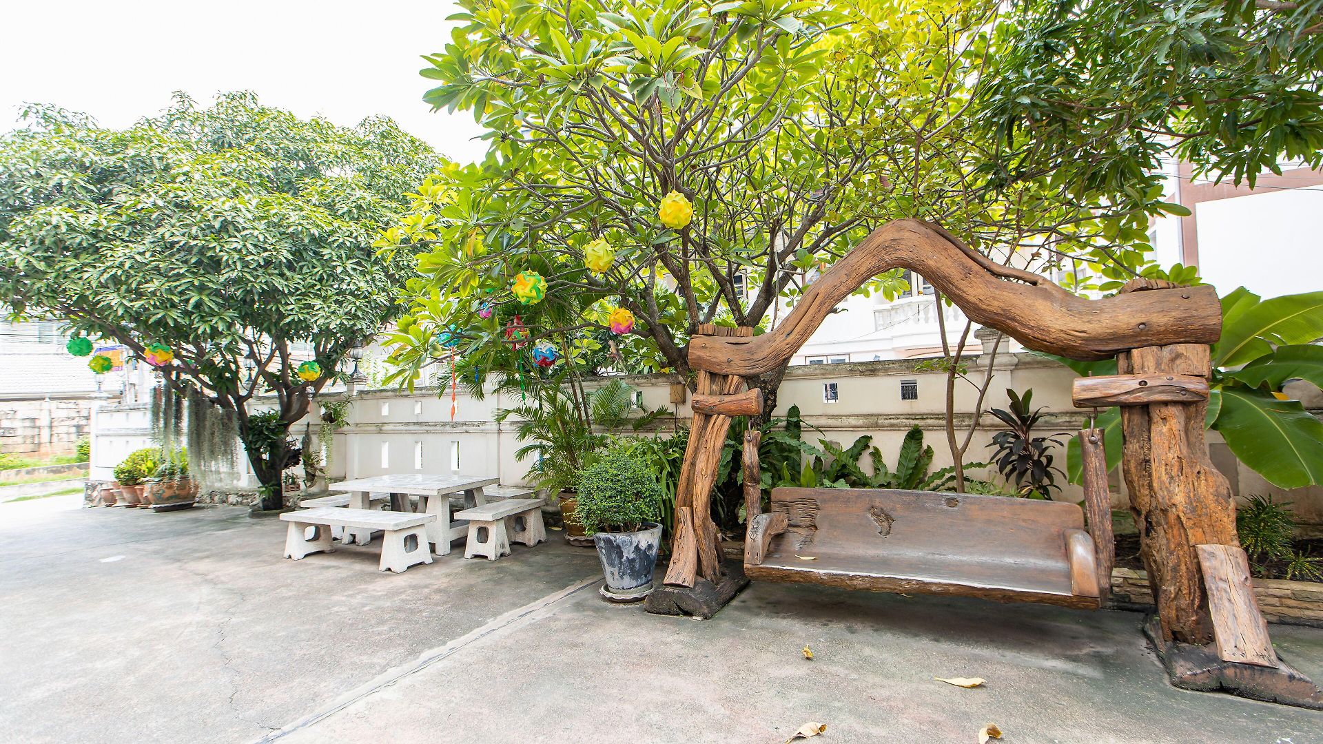 Selina Place โรงแรม