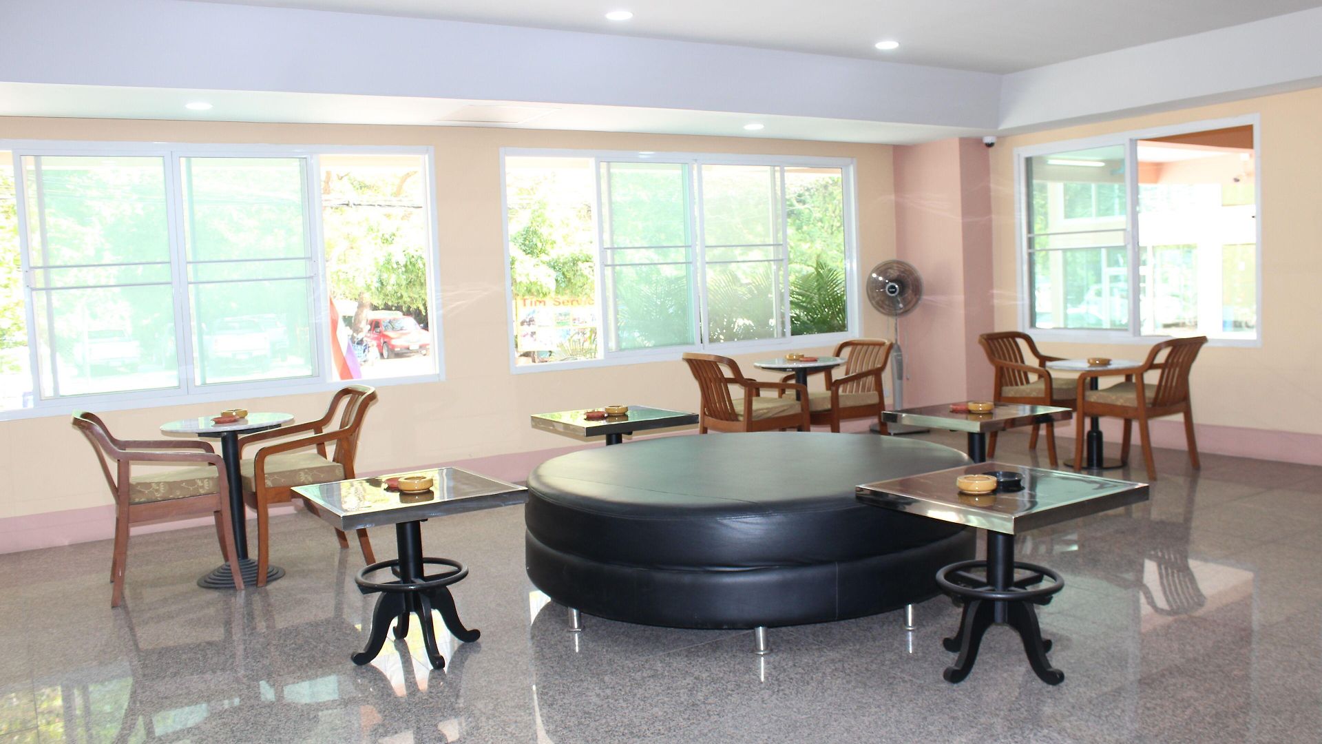 เอเอ พัทยา โกลเดนบีช โฮเต็ล โรงแรม 3*