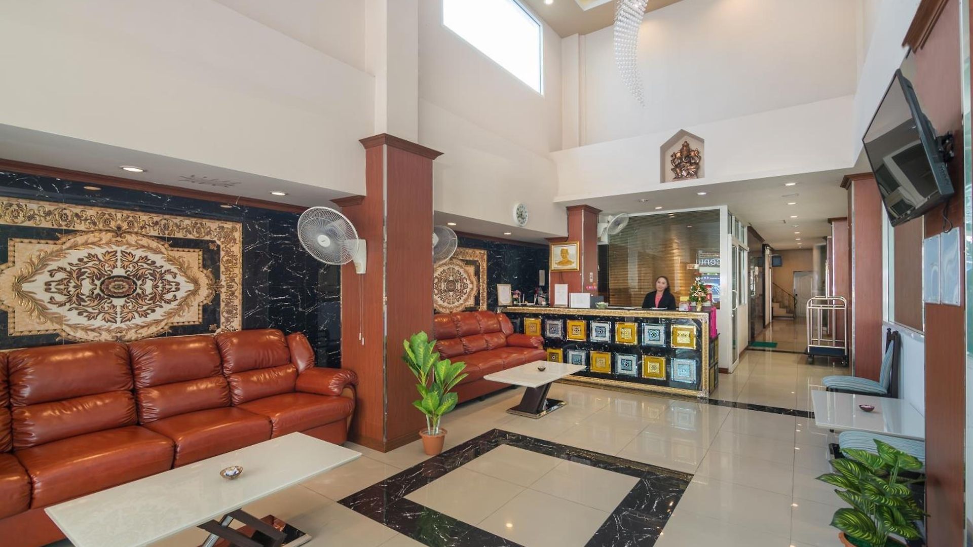 โรงแรม Regenta Residency 3*