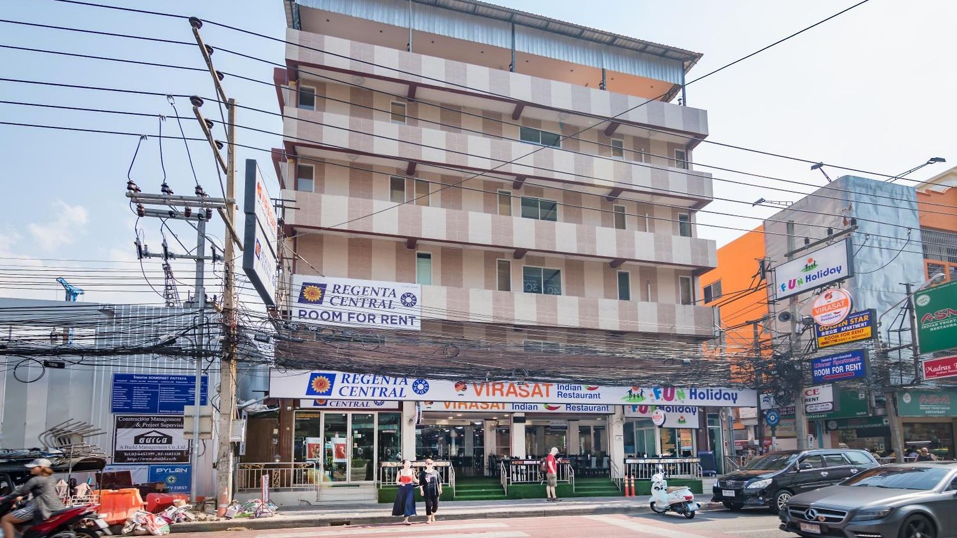 โรงแรม Regenta Residency
