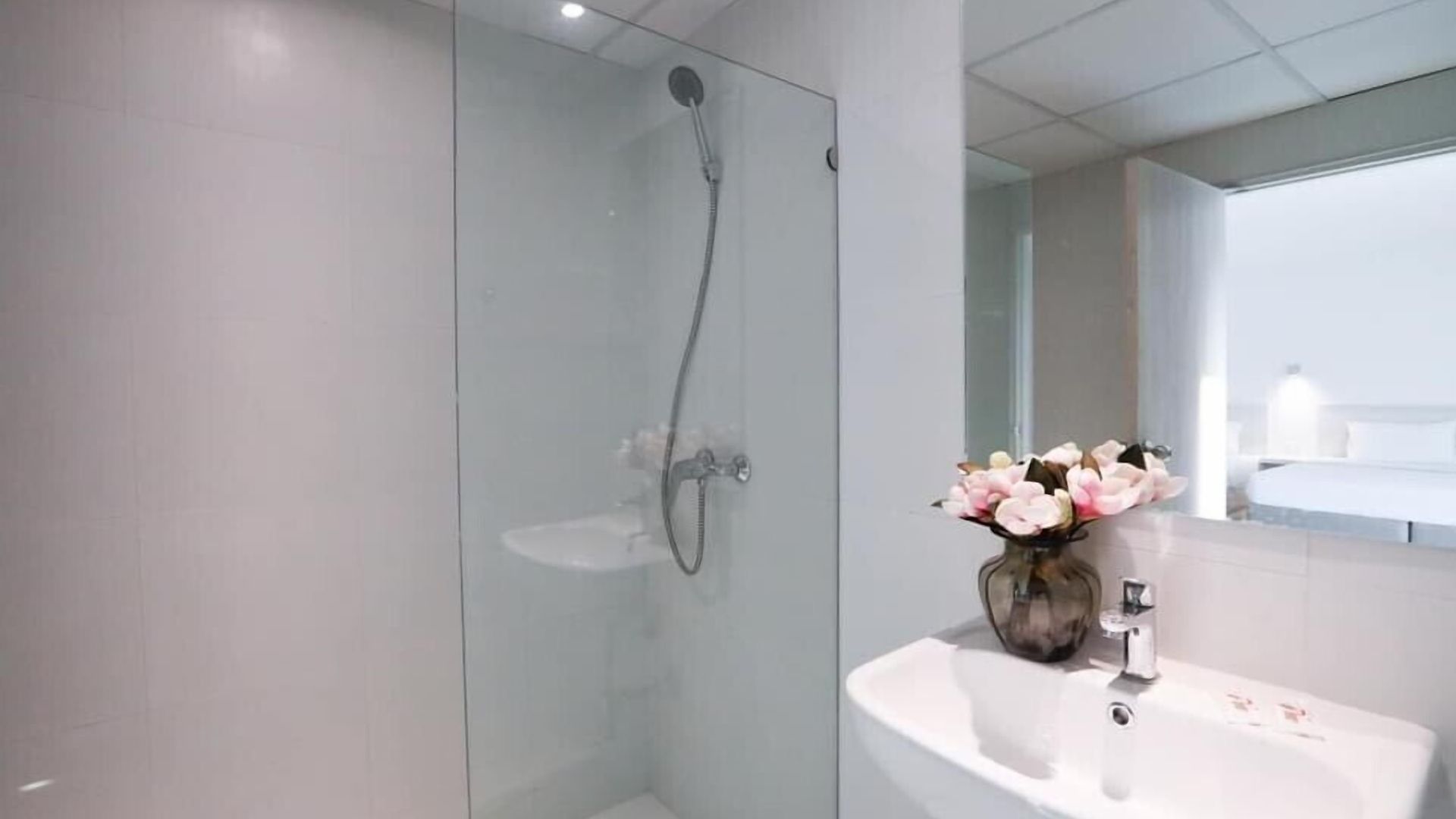 Prima House Pattaya. โรงแรม 4*