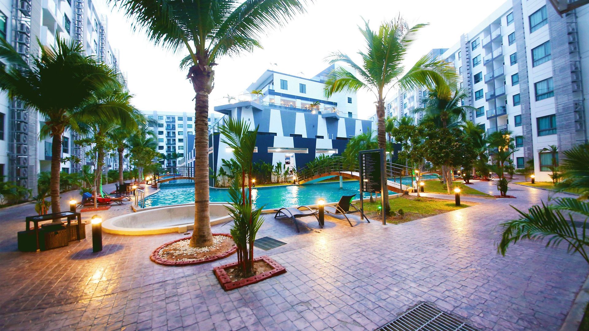 Arcadia Waters อพาร์ตโฮเทล Pattaya