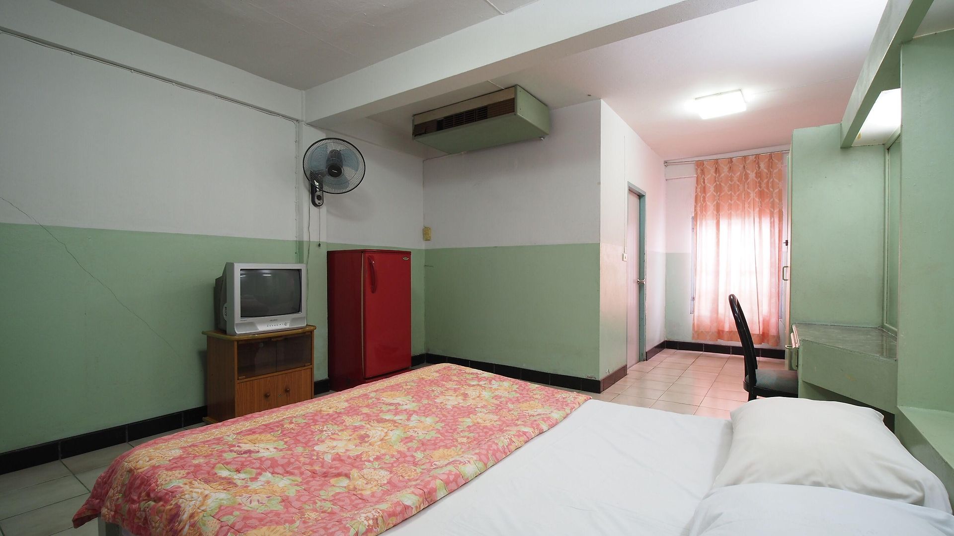 โรงแรม Oyo 1003 Naklua House 3*