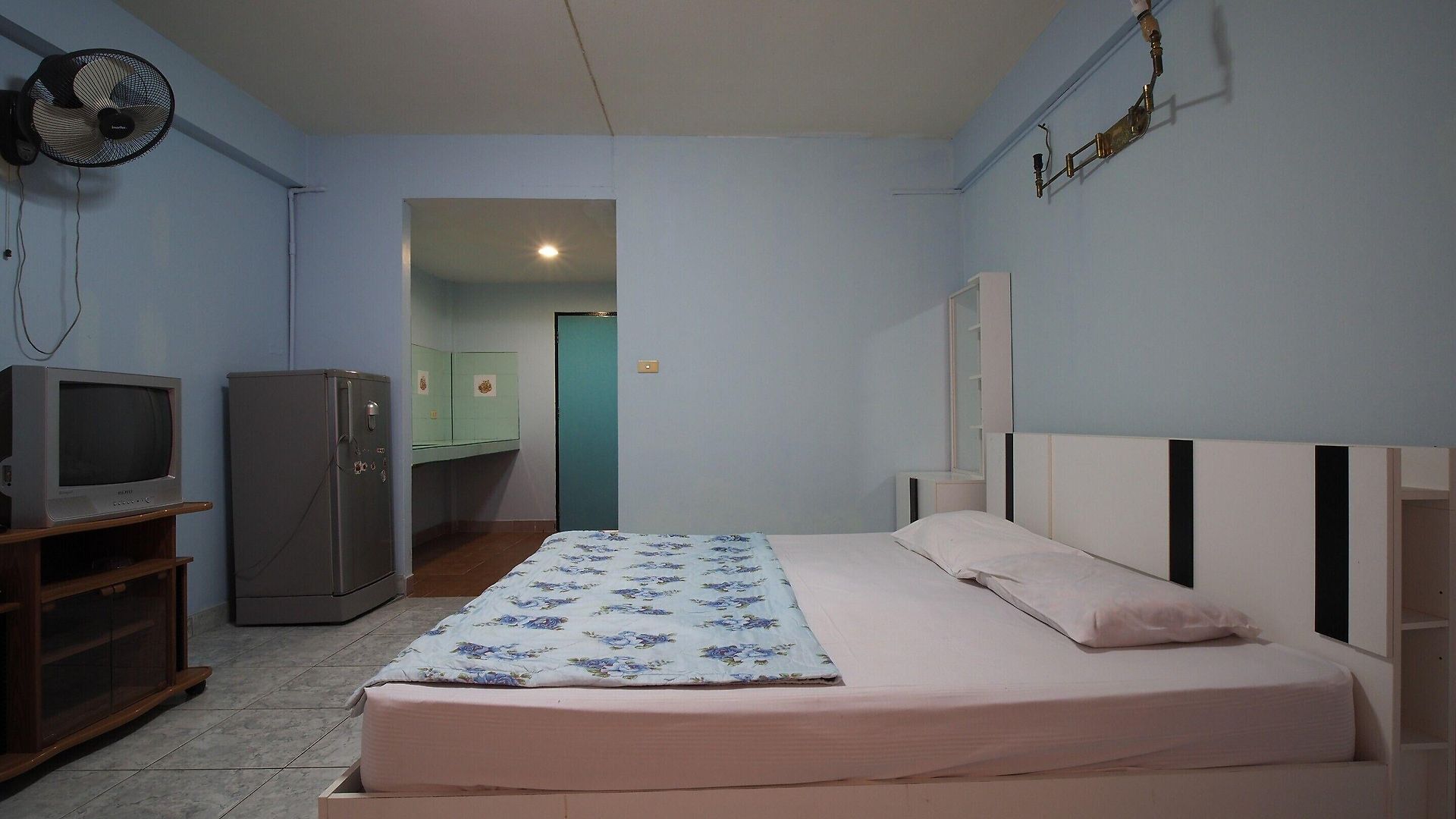 Oyo 1004 Naklua Mansion โรงแรม 2*