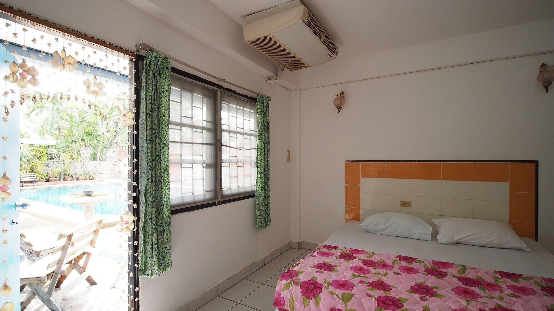 Oyo 1004 Naklua Mansion 2*