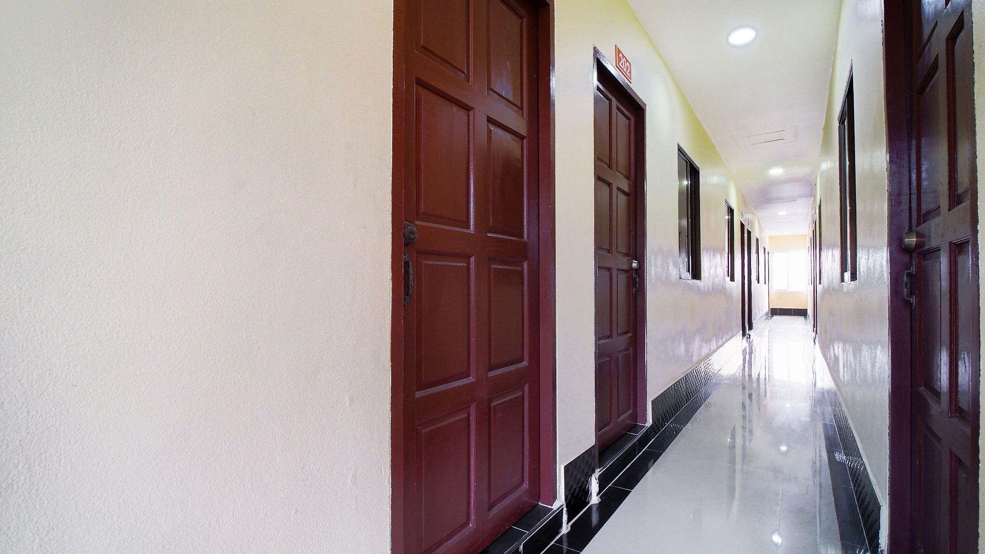 โรงแรม Khanidta