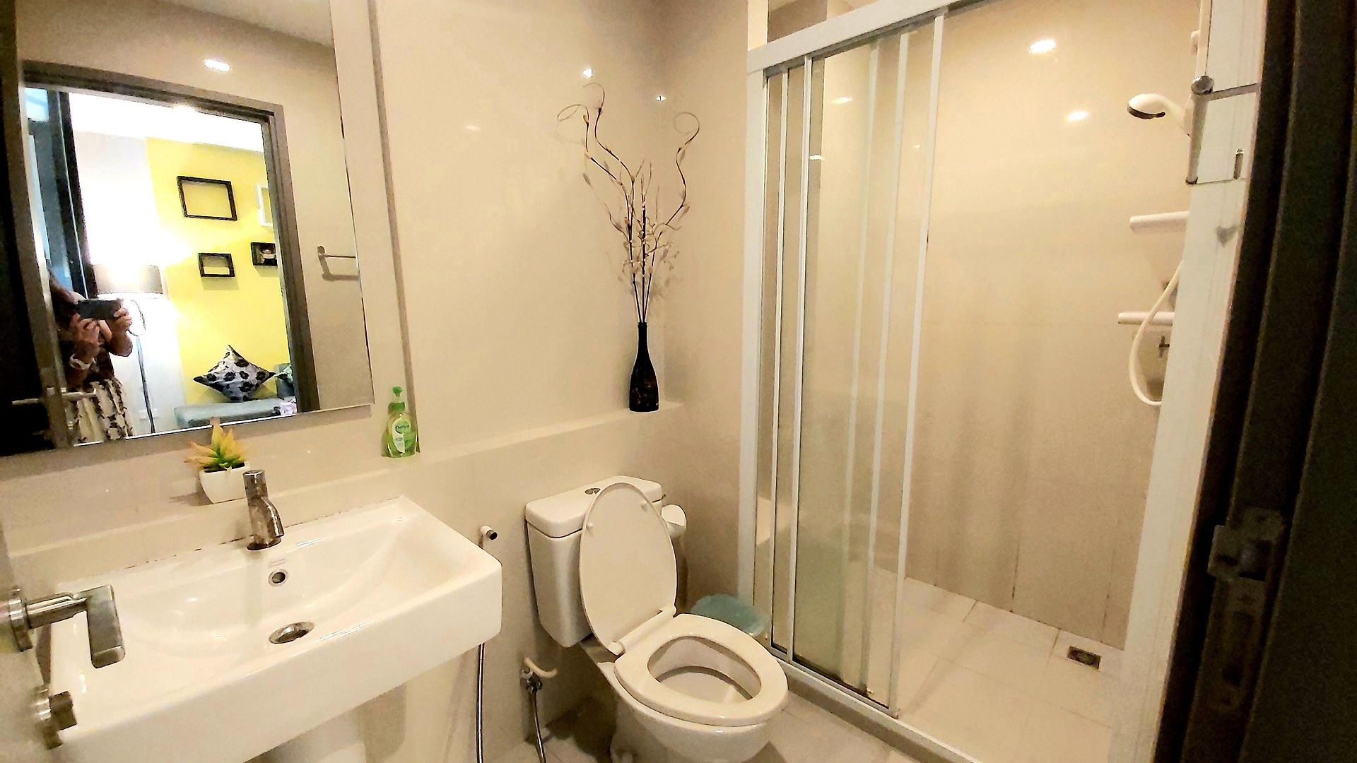 The Base In Downtown Apartment *