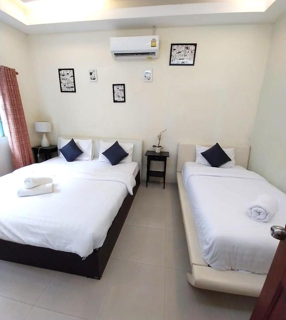 Villa Happy N Joy Pool Near Jomtien On Thepprasit Road *