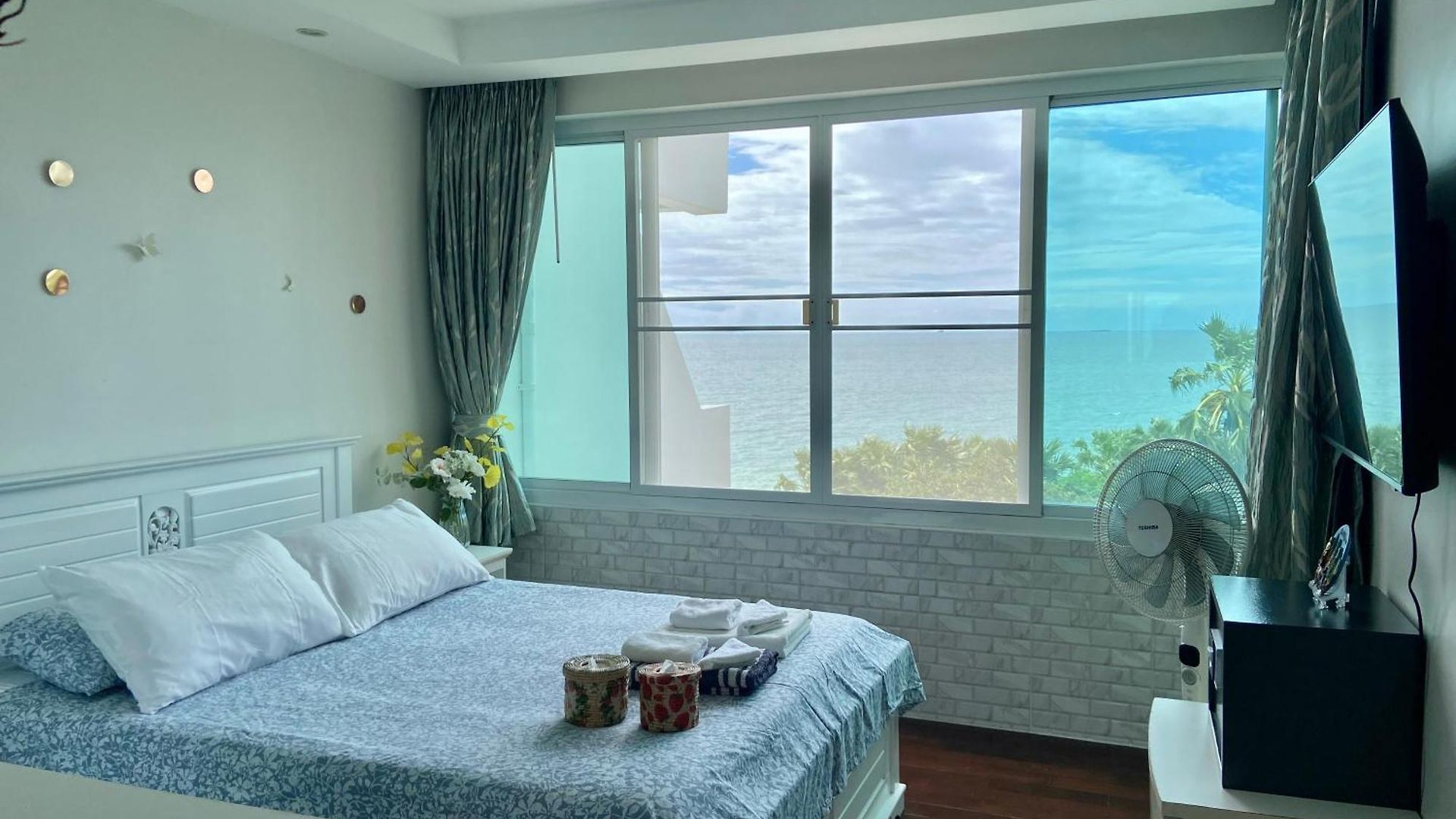 อพาร์ทเม้น Amazing Cozy Seaview Pattaya