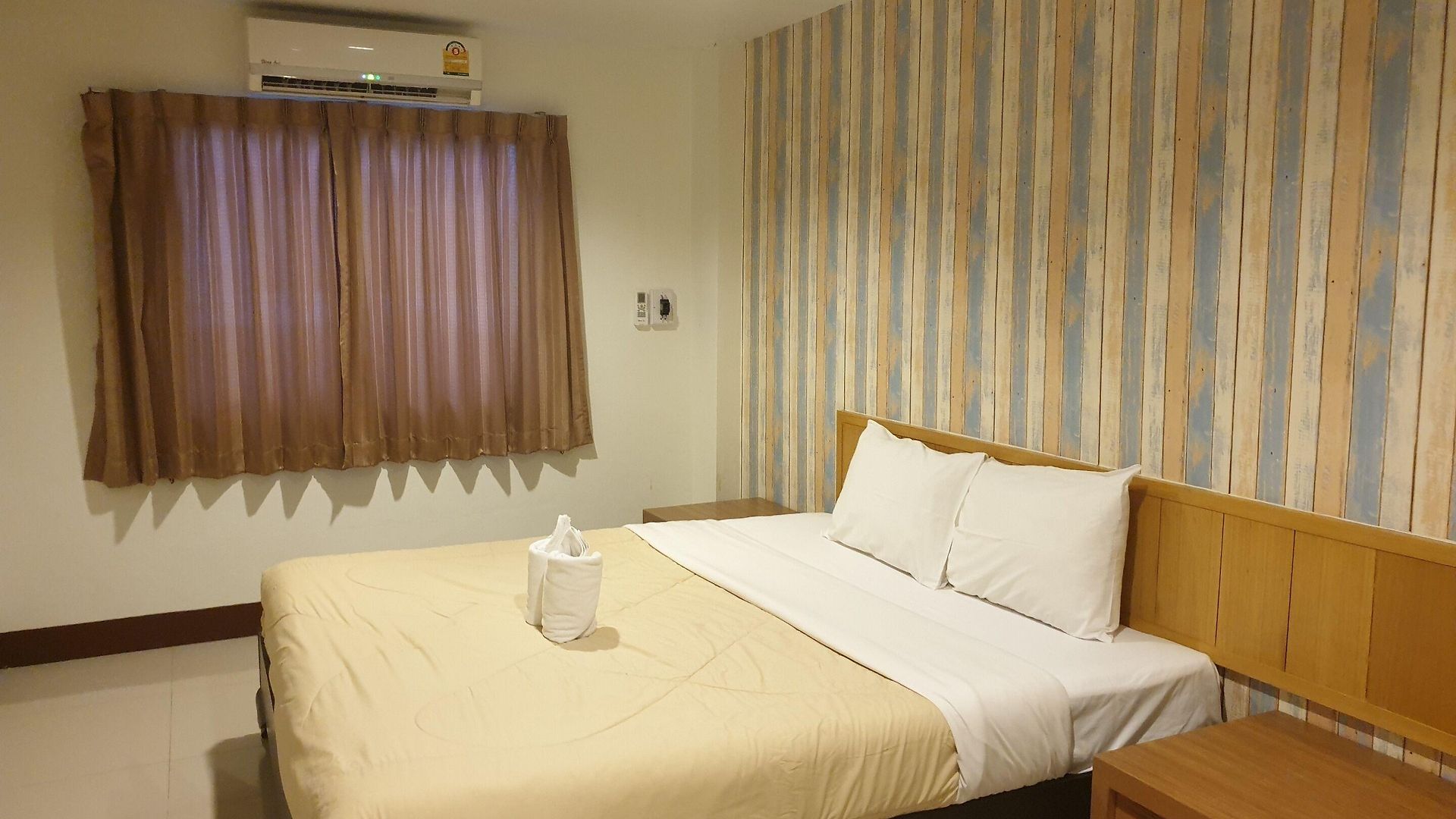 โรงแรม Naza Orchid 2*