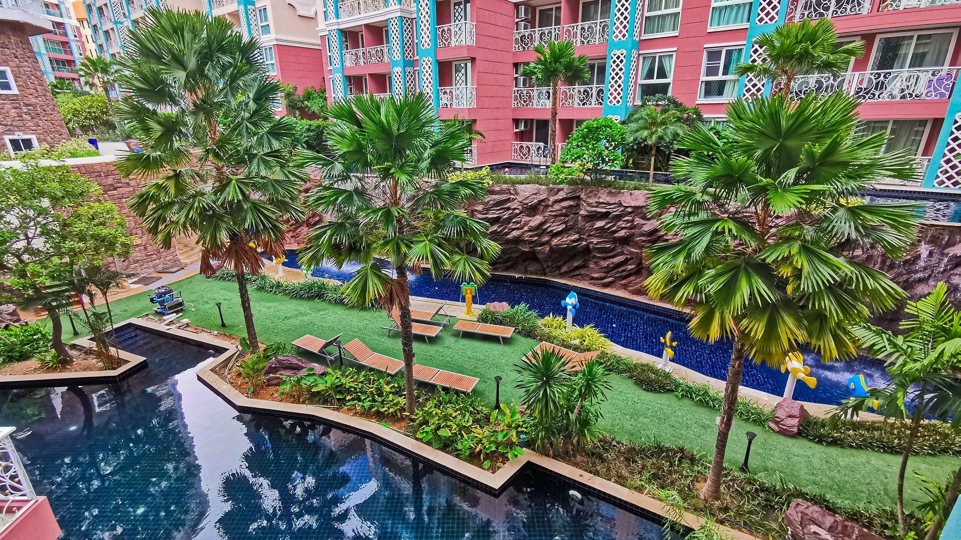 Grande Caribbean Pattaya โรงแรม 5*