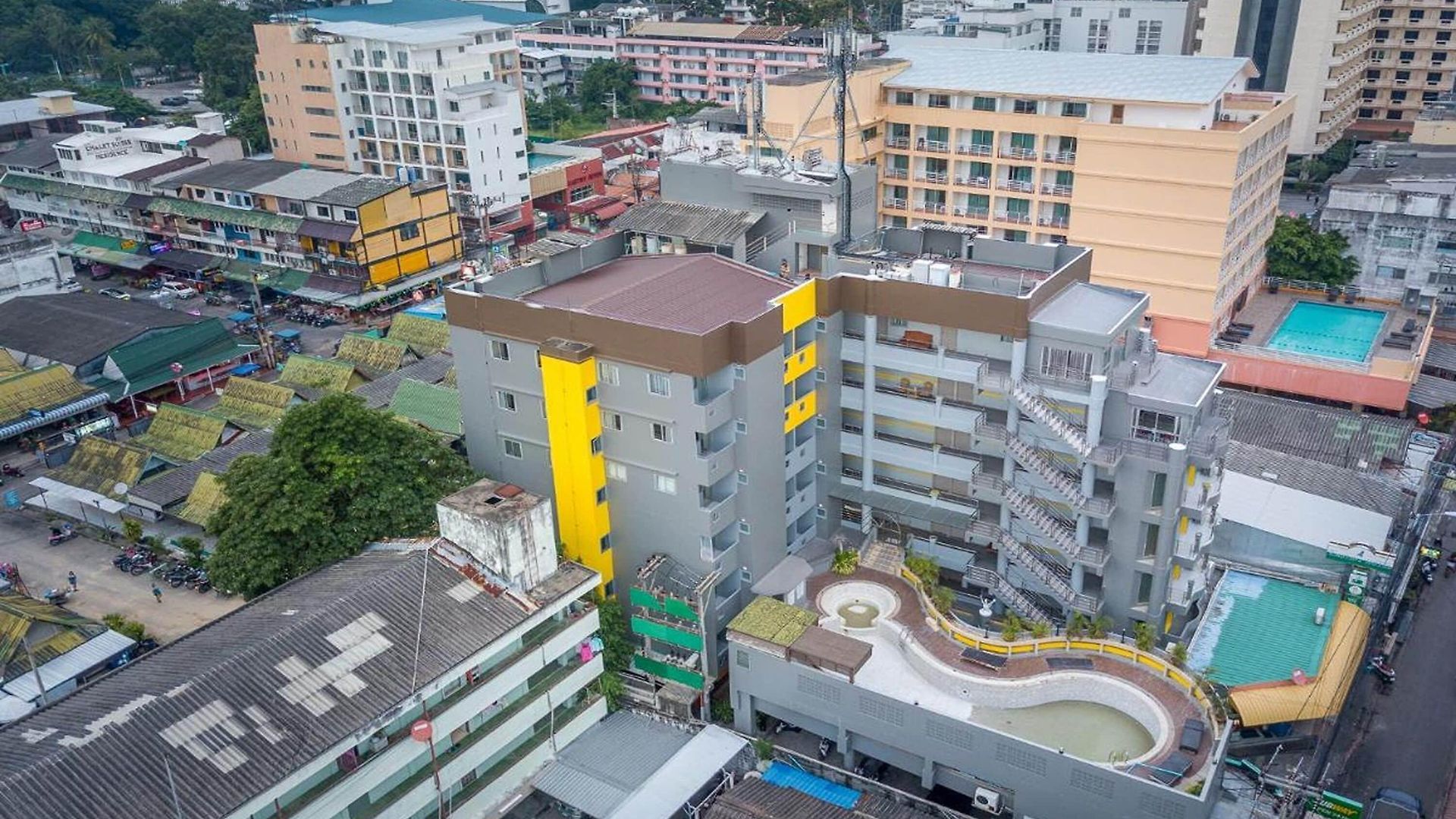 โรงแรมอีสท์ตินี่ โรงแรม