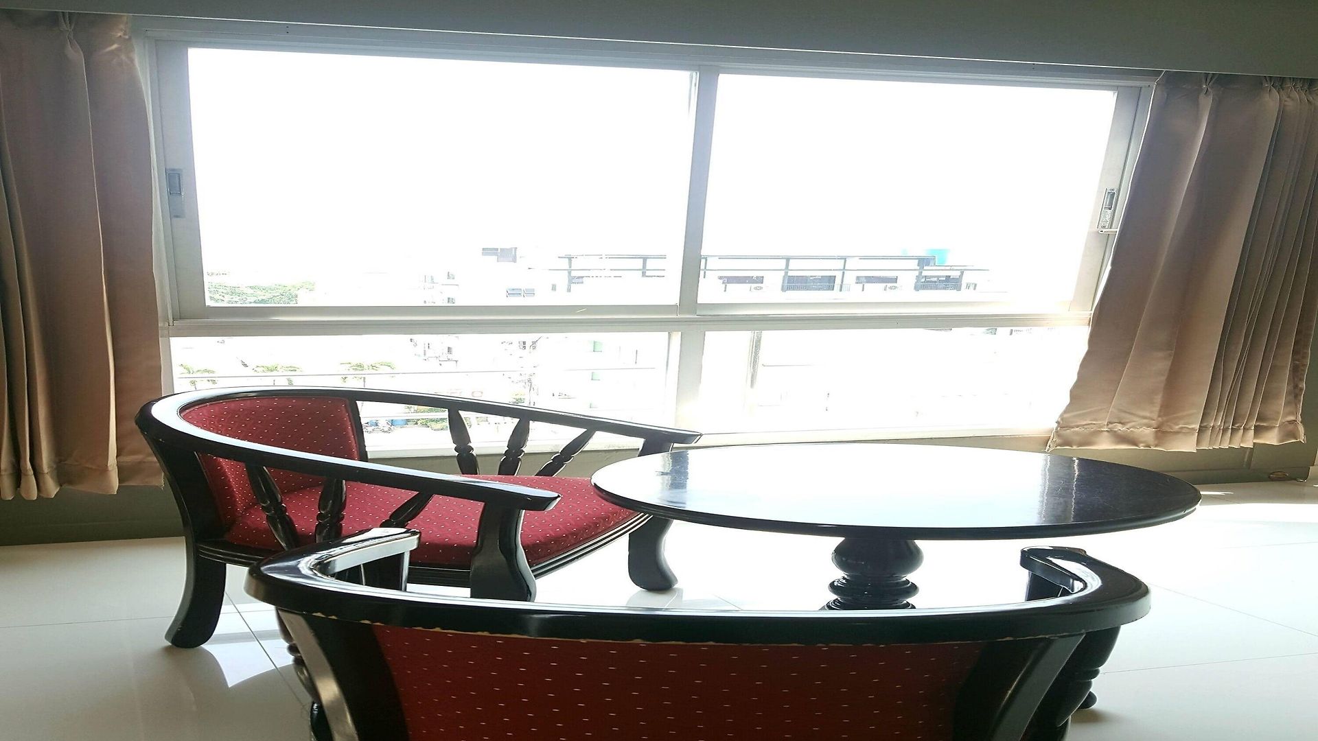 โรงแรม โรงแรมอีสท์ตินี่ Pattaya