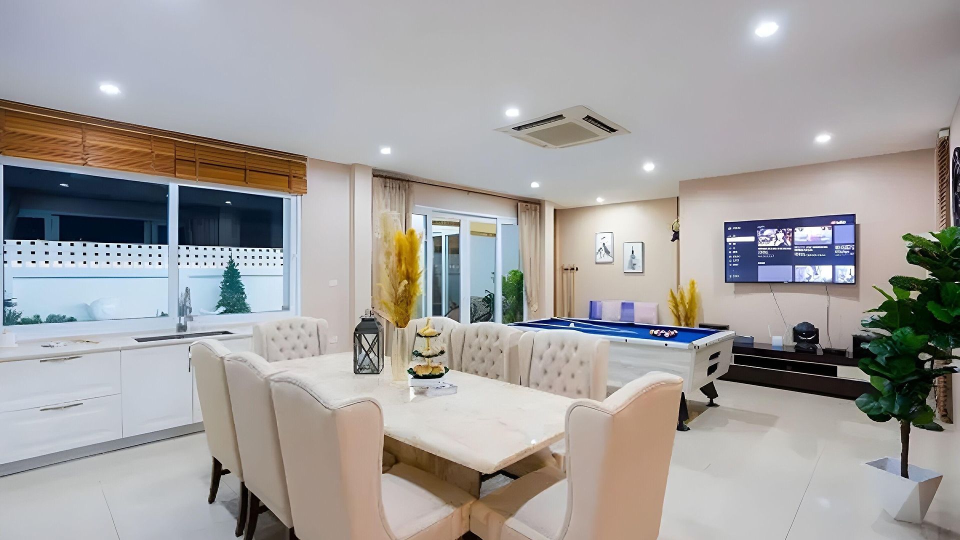 Platinum Pool โรงแรม