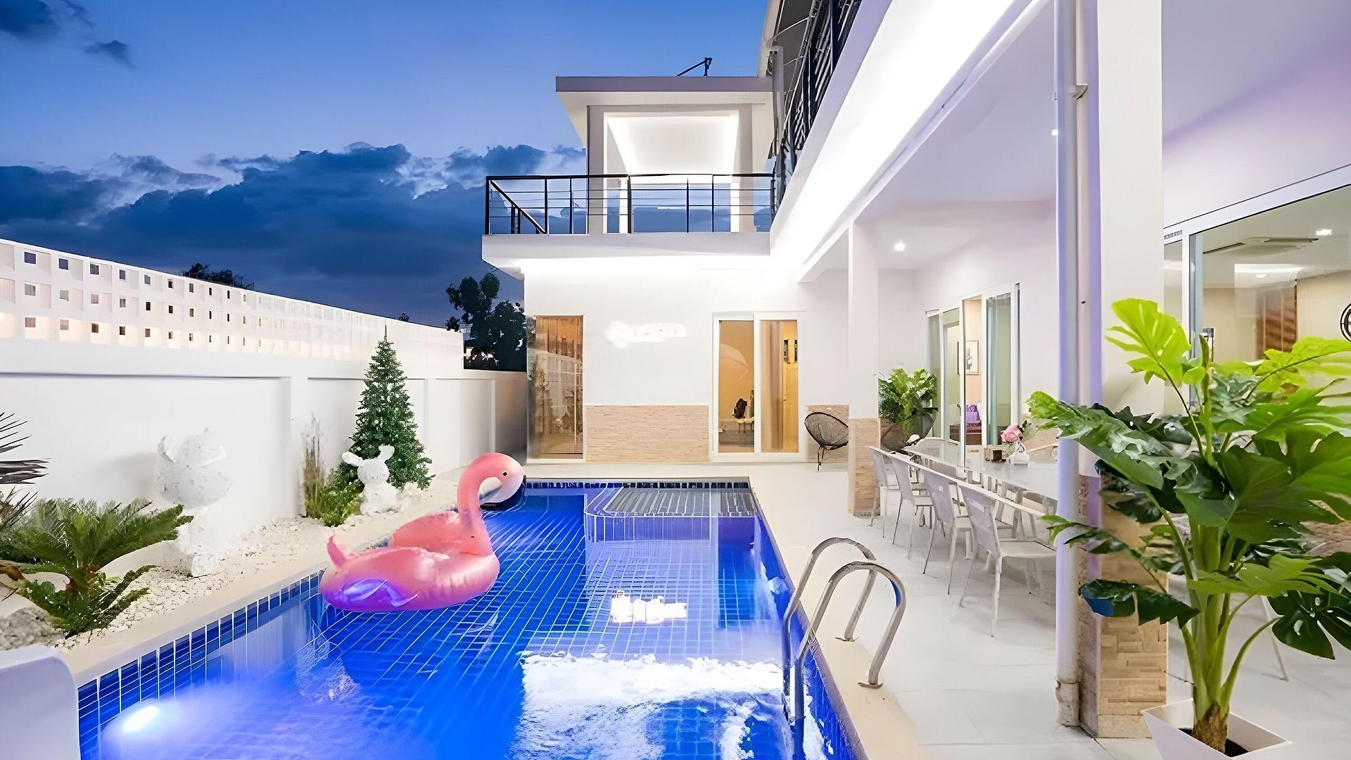 Platinum Pool โรงแรม
