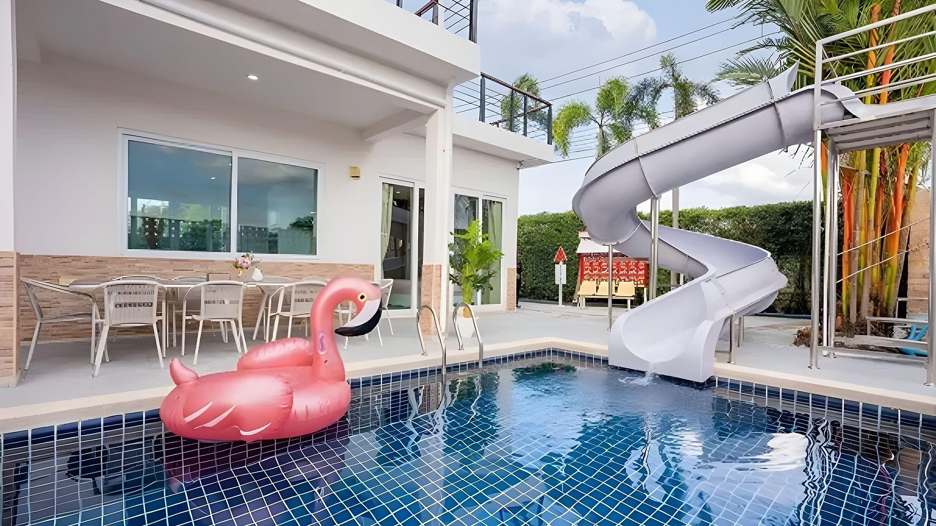 Platinum Pool โรงแรม Pattaya