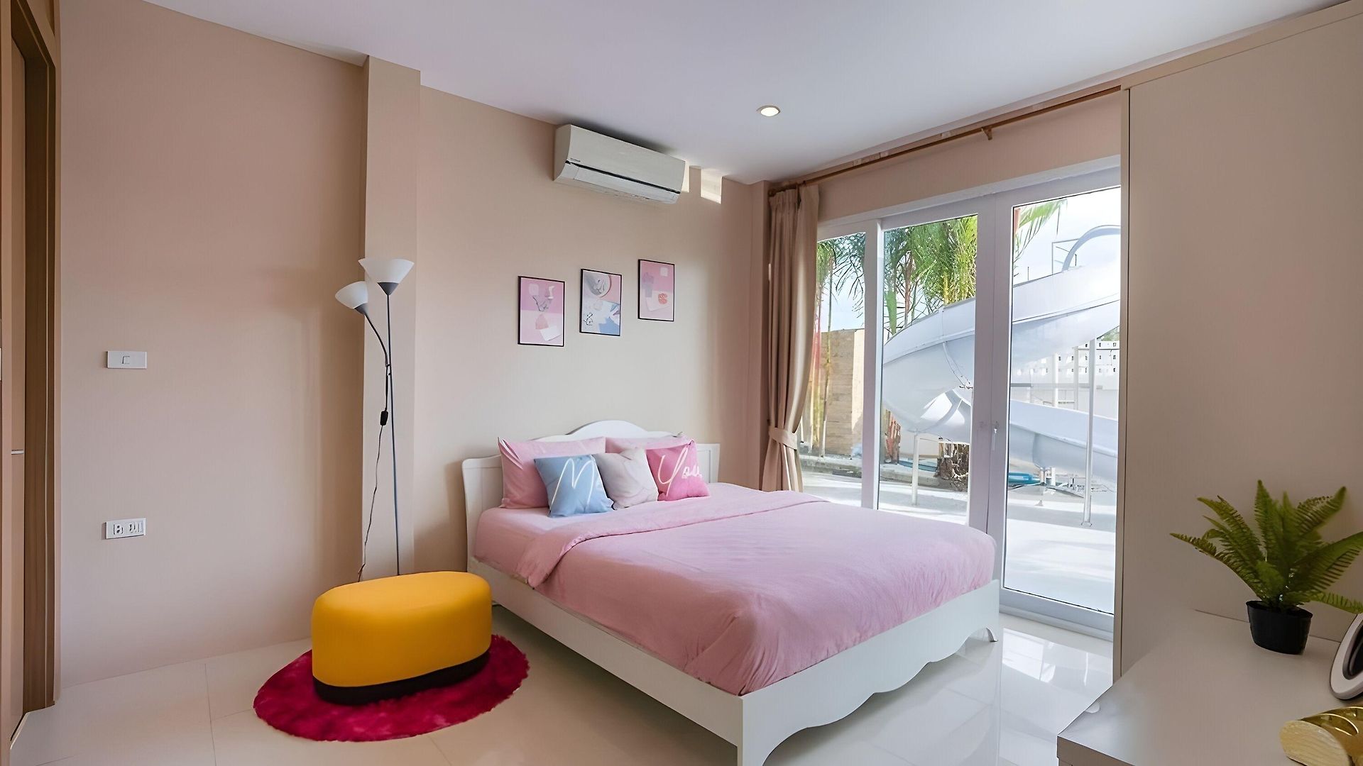 Platinum Pool โรงแรม *