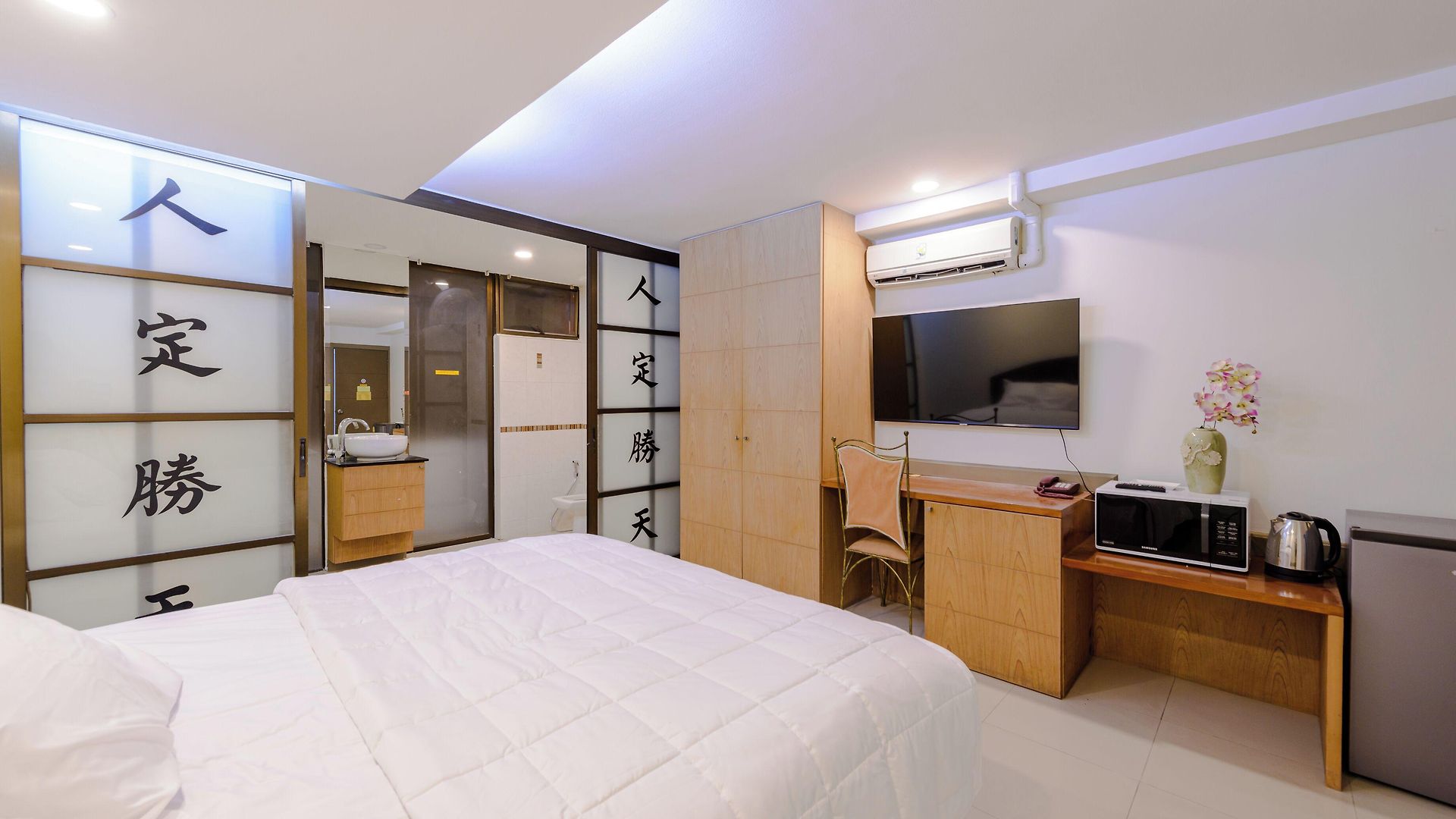 โรงแรม Pasadena 2*