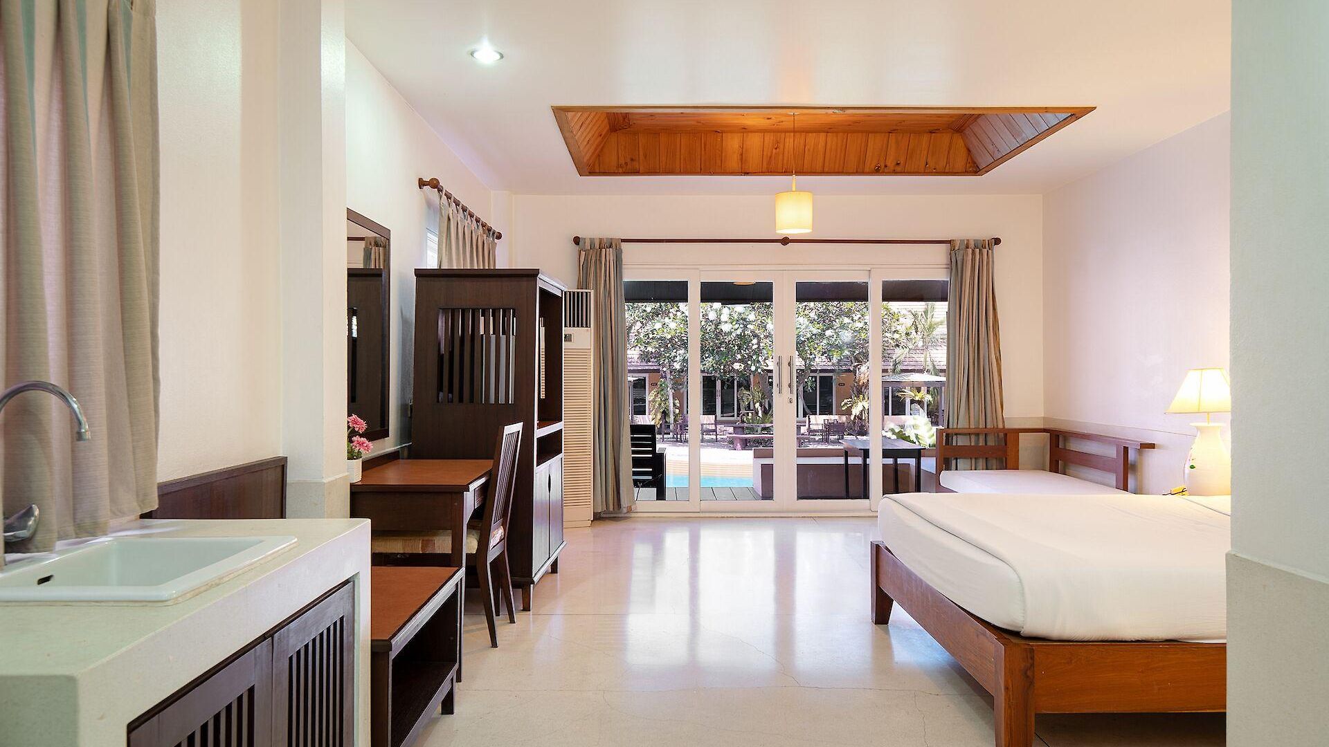 East Sea Paradise โรงแรม