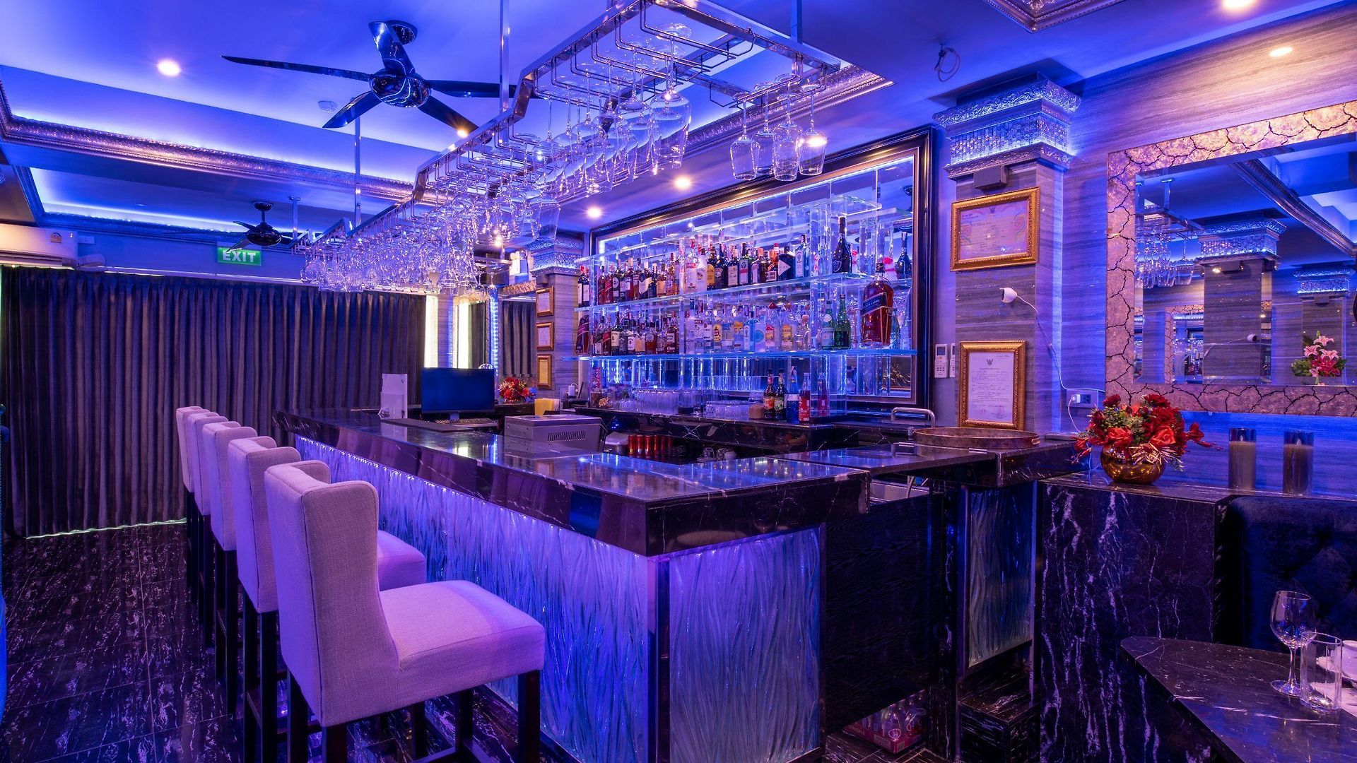 The Globe Hotel, Bar & Restaurant Pattaya