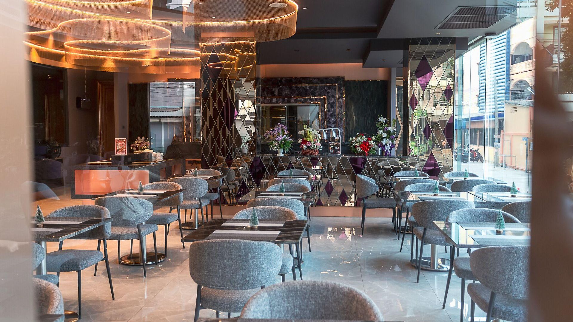 โรงแรม Amethyst