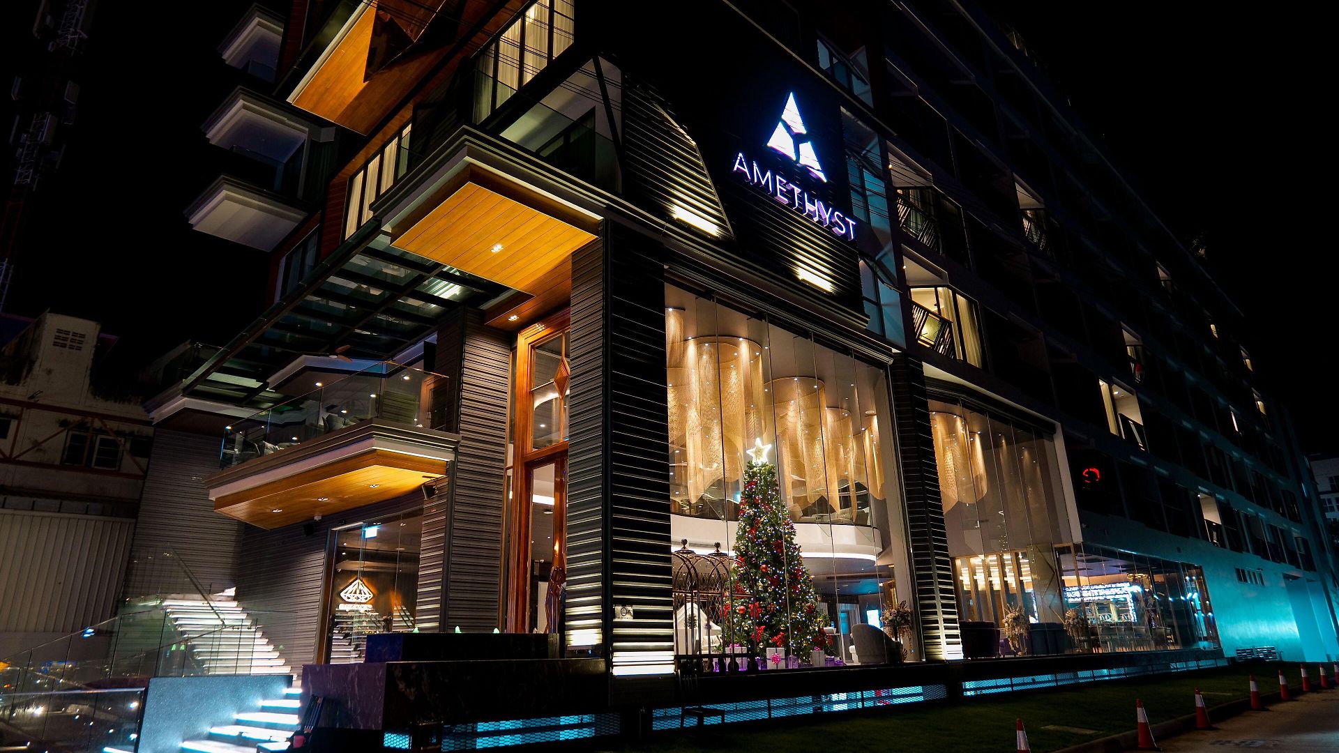 โรงแรม Amethyst 4*