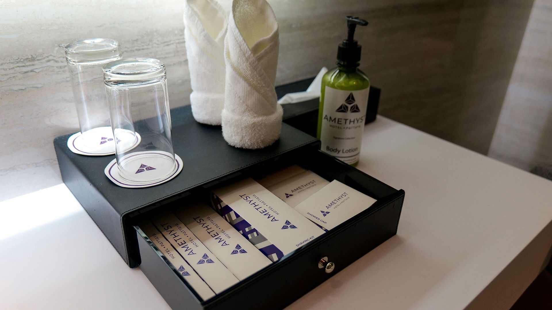 โรงแรม Amethyst 4*