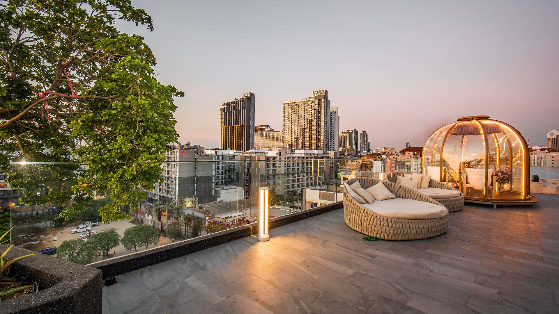 โรงแรม Amethyst 4*