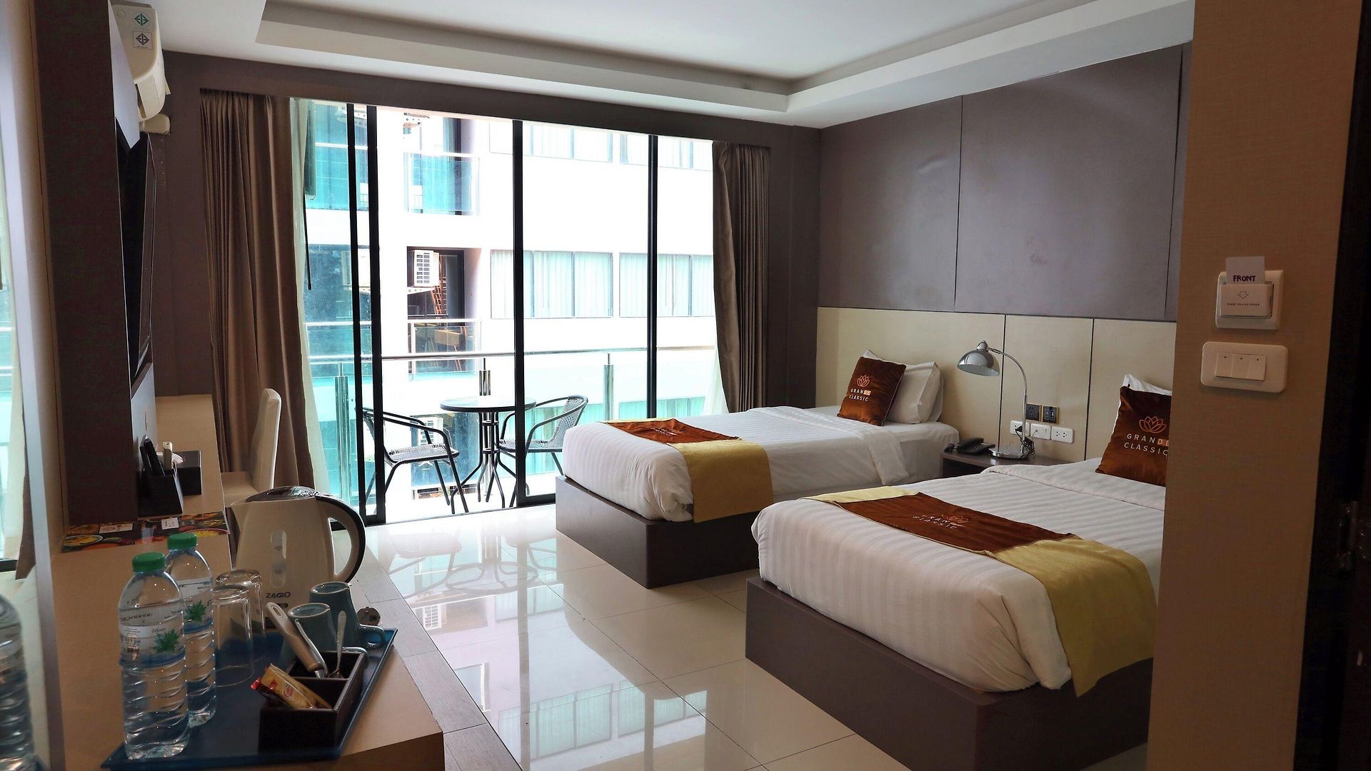 โรงแรม Grande Classic 3*