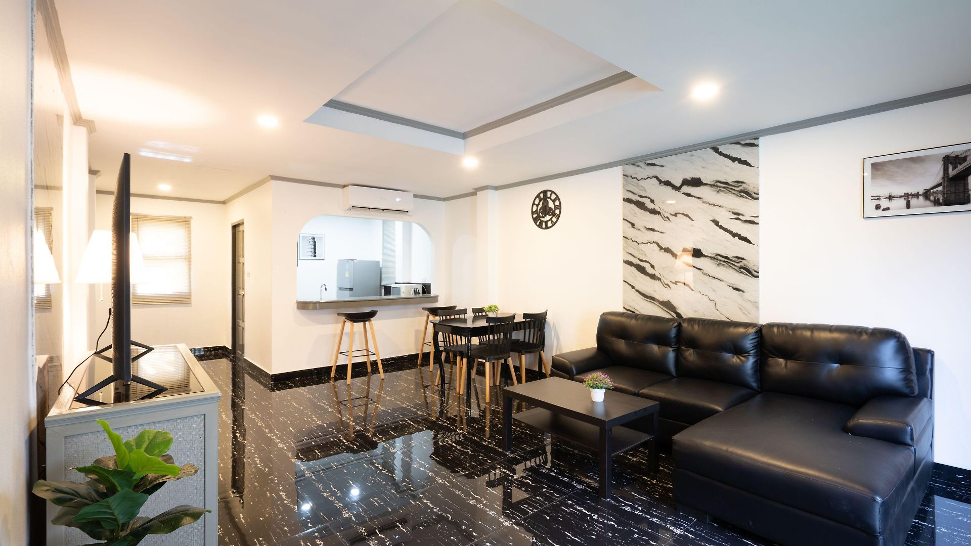 โรงแรม Del Mar
