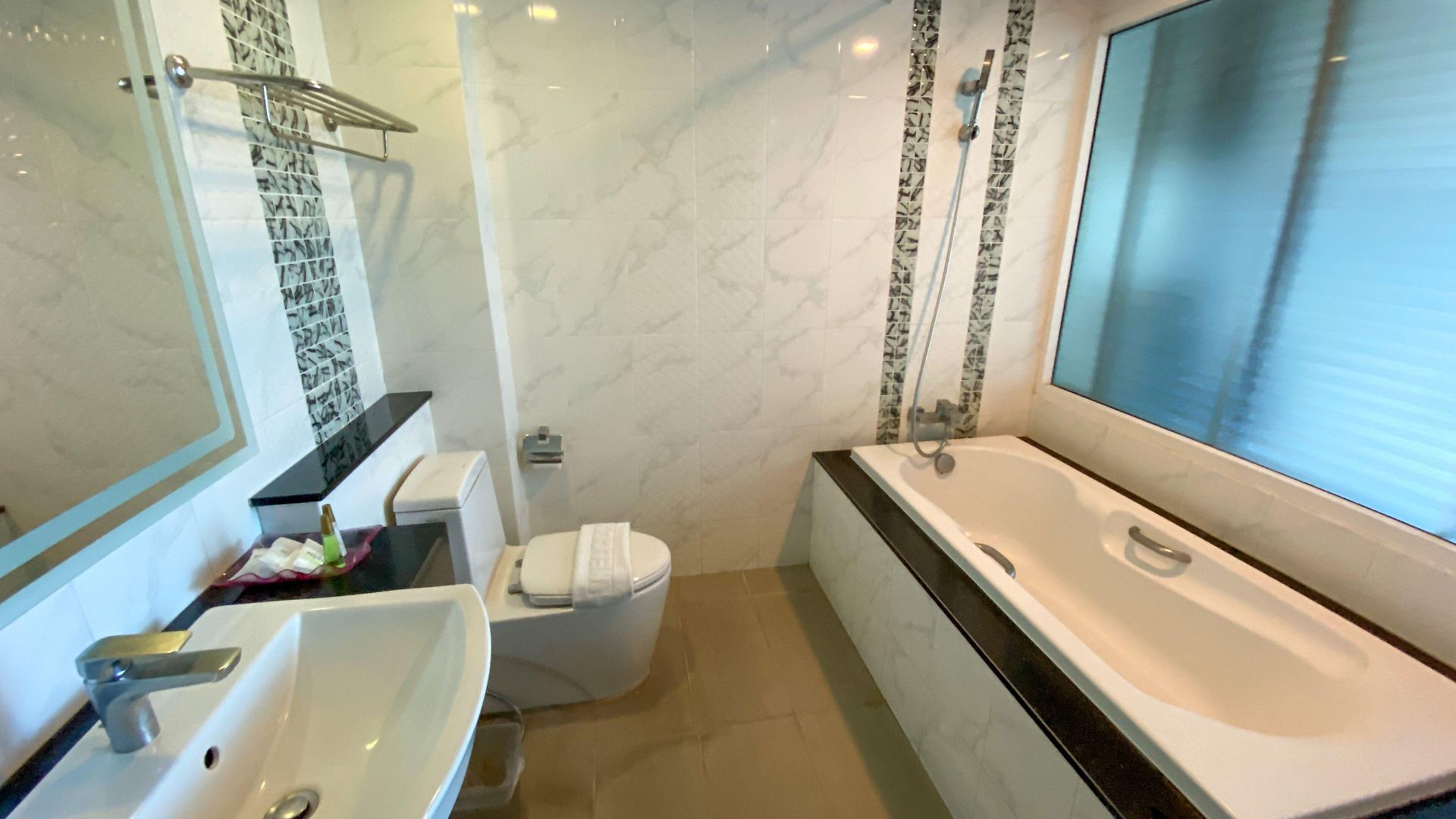 โรงแรม Vareena Palace