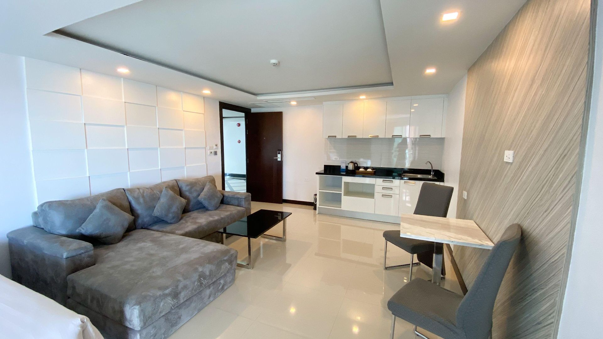 โรงแรม Vareena Palace