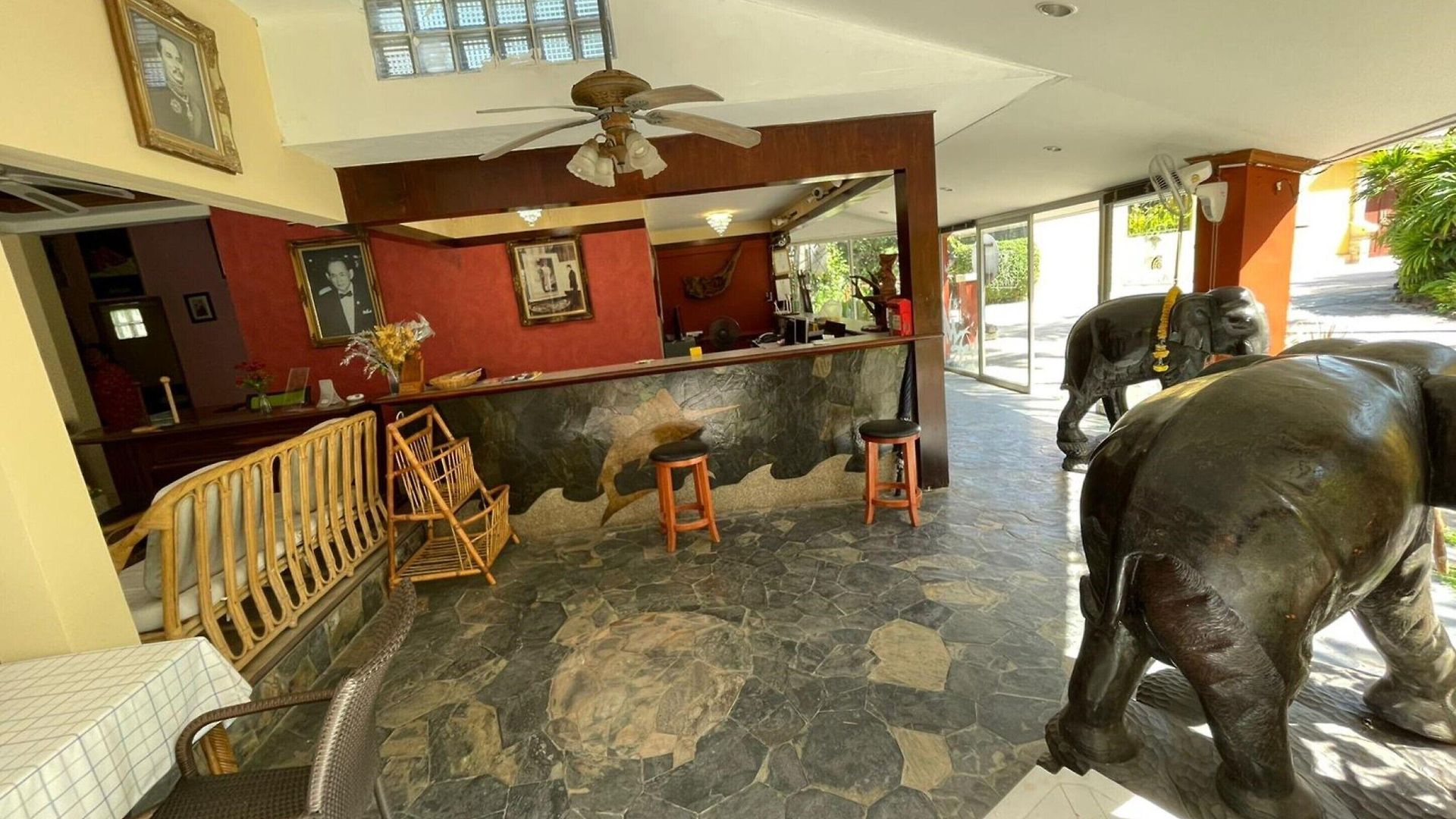 Safari Riviera โรงแรม