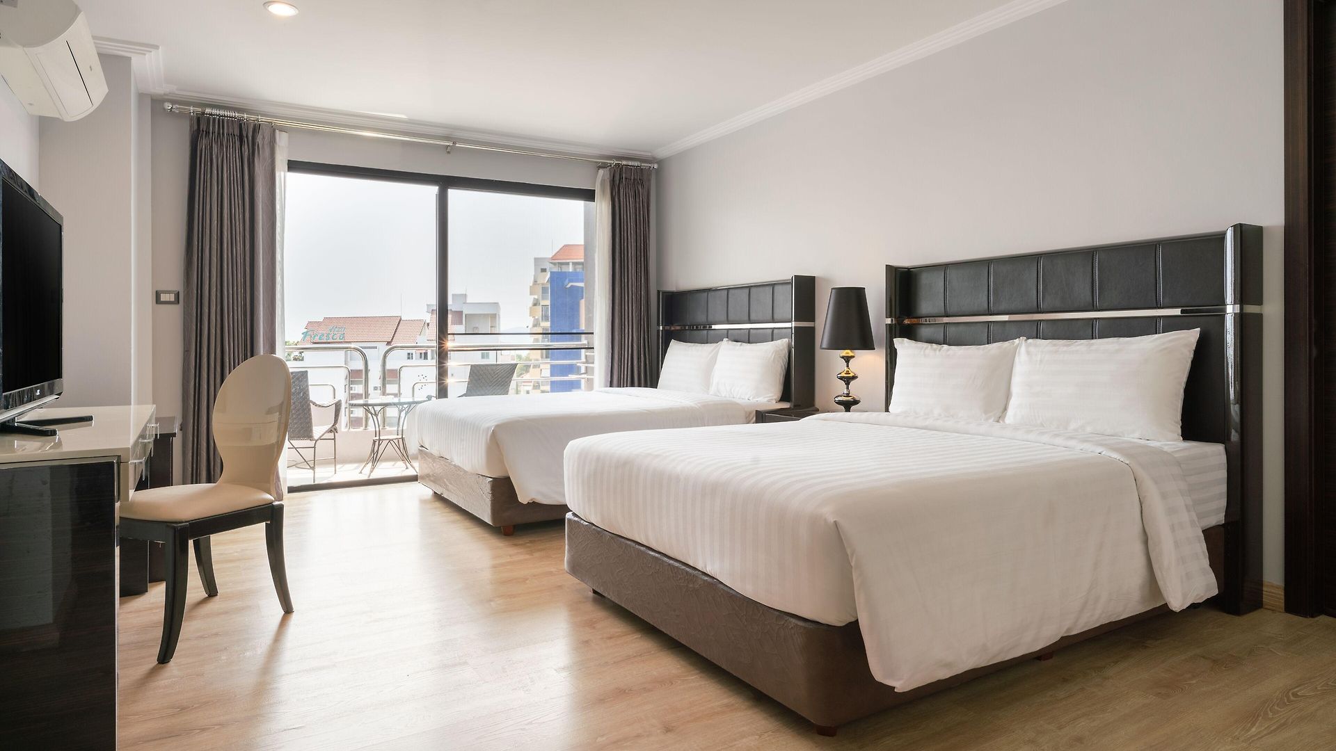 โรงแรม Sirin Exclusive And