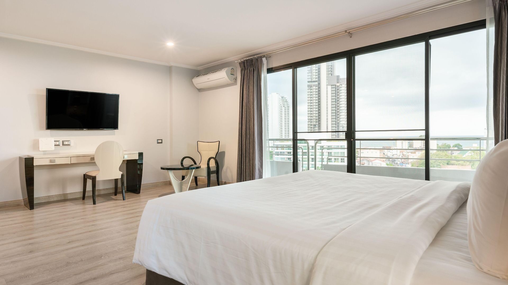 Sirin Exclusive And โรงแรม Pattaya