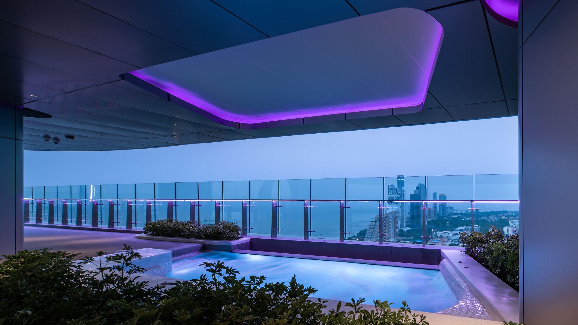 แกรนด์ เซนเตอร์ พอยต์ สเปซ พัทยา โรงแรม 5*