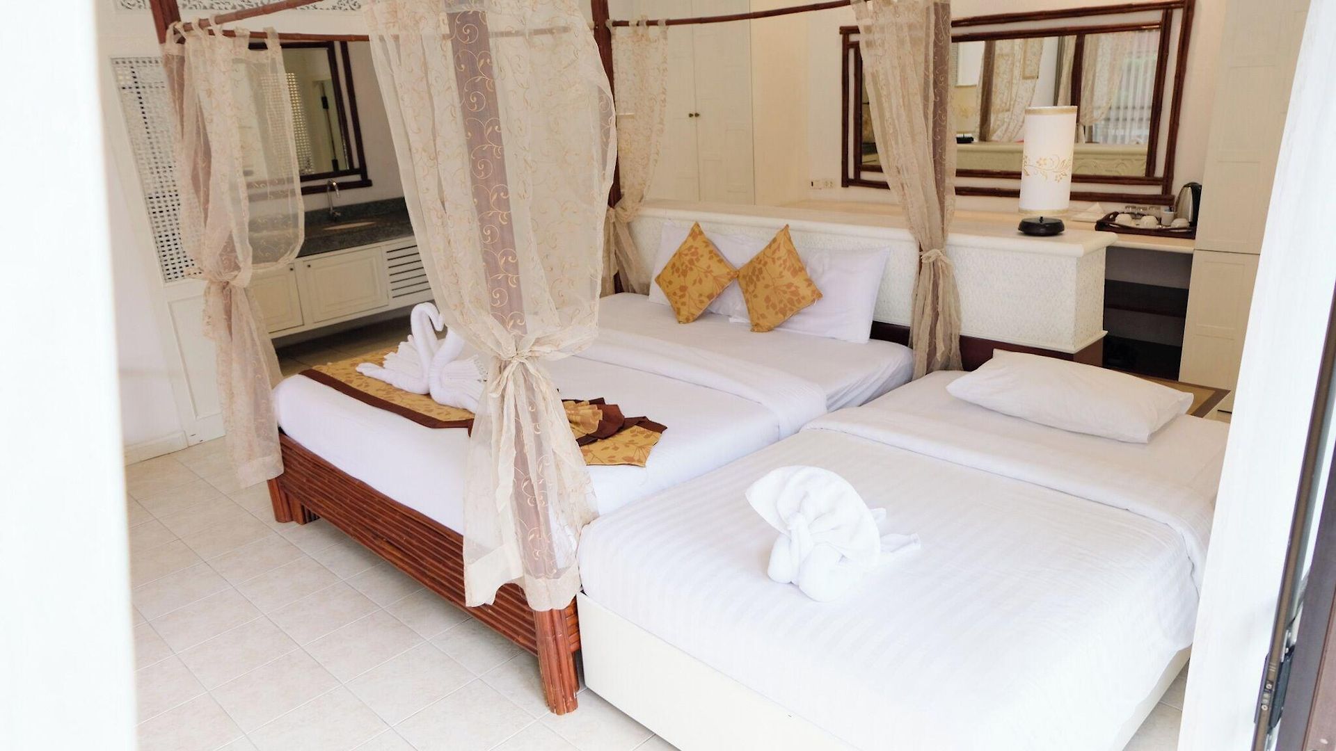 โรงแรม Raya Private Pool *