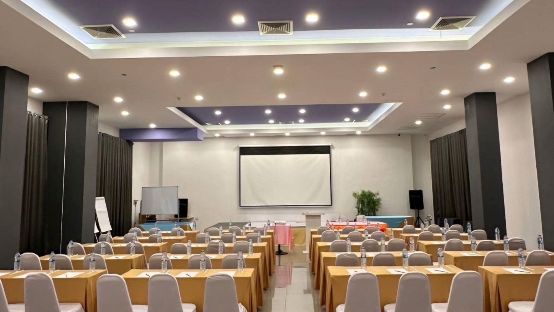 Arthitaya Nature & Lakkhana Poolside 5* Pattaya