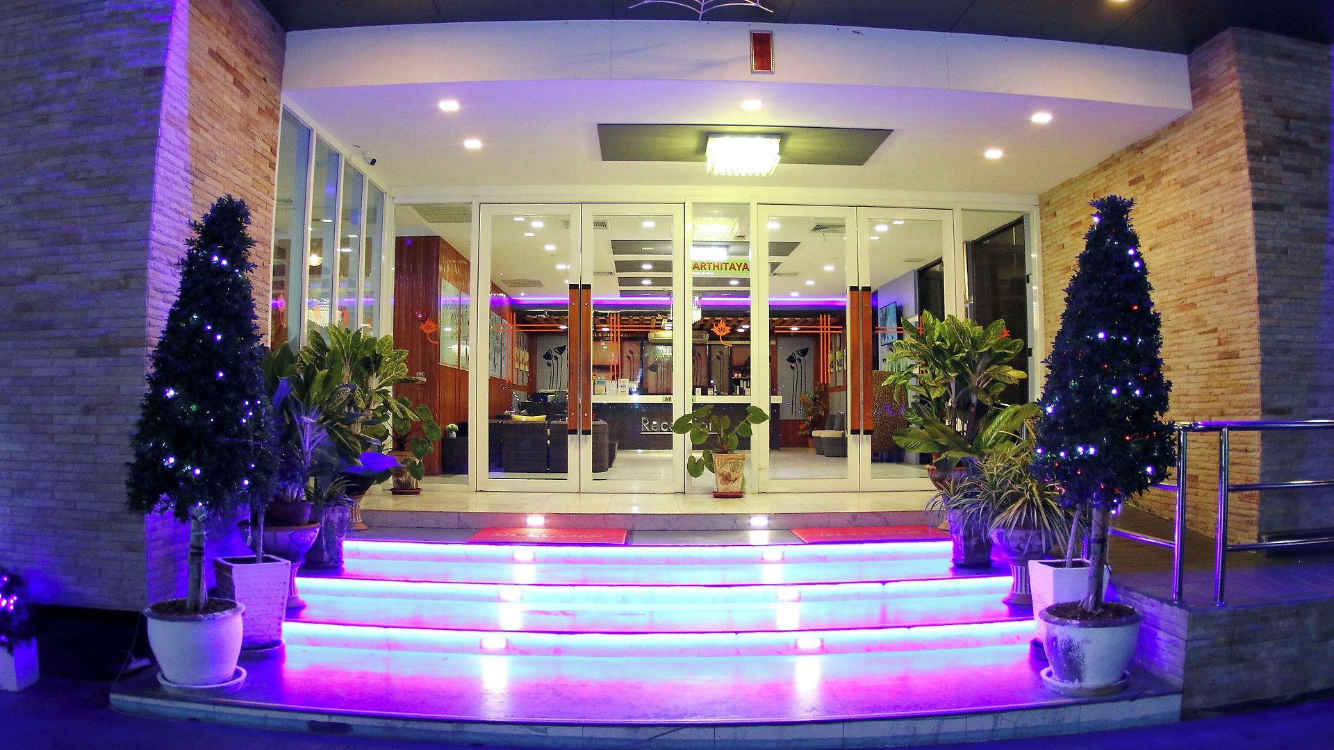 Arthitaya Nature & Lakkhana Poolside 5* Pattaya