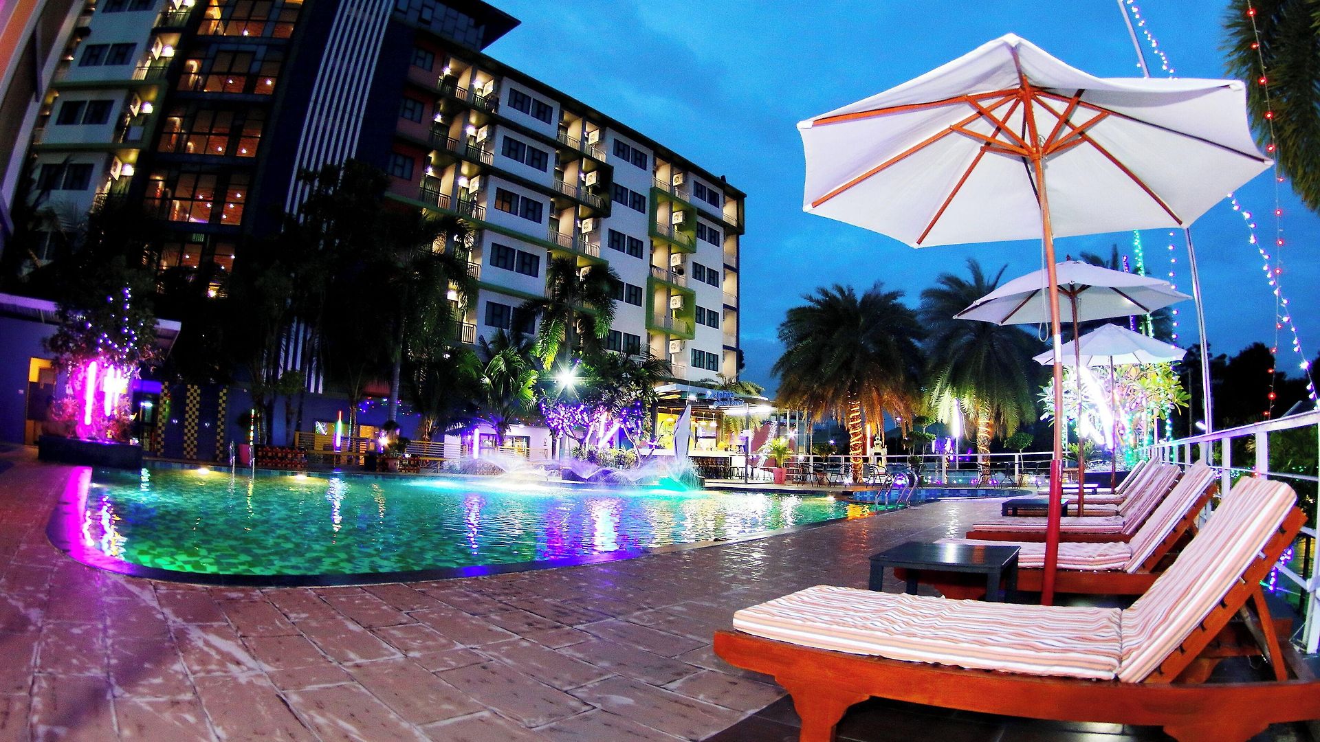 Hotel Arthitaya Nature & Lakkhana Poolside