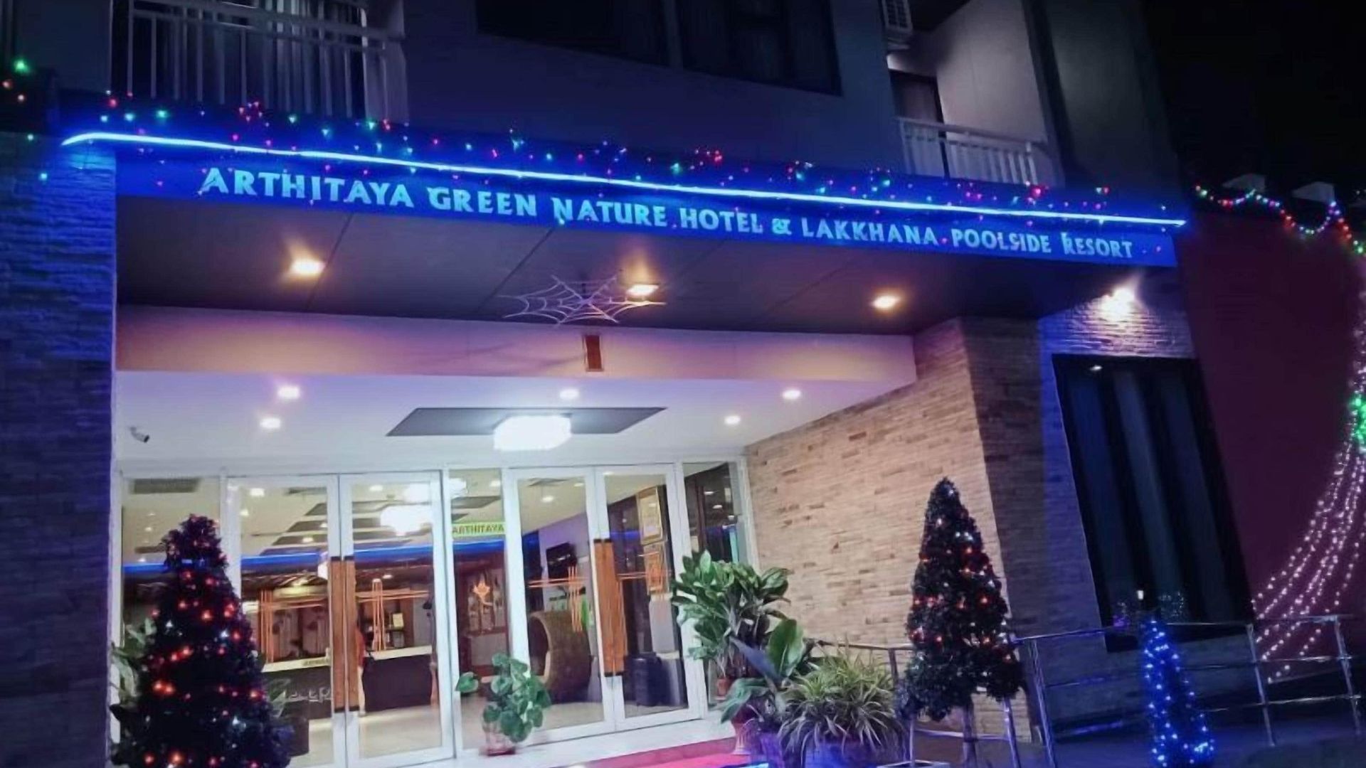 Arthitaya Nature & Lakkhana Poolside 5*