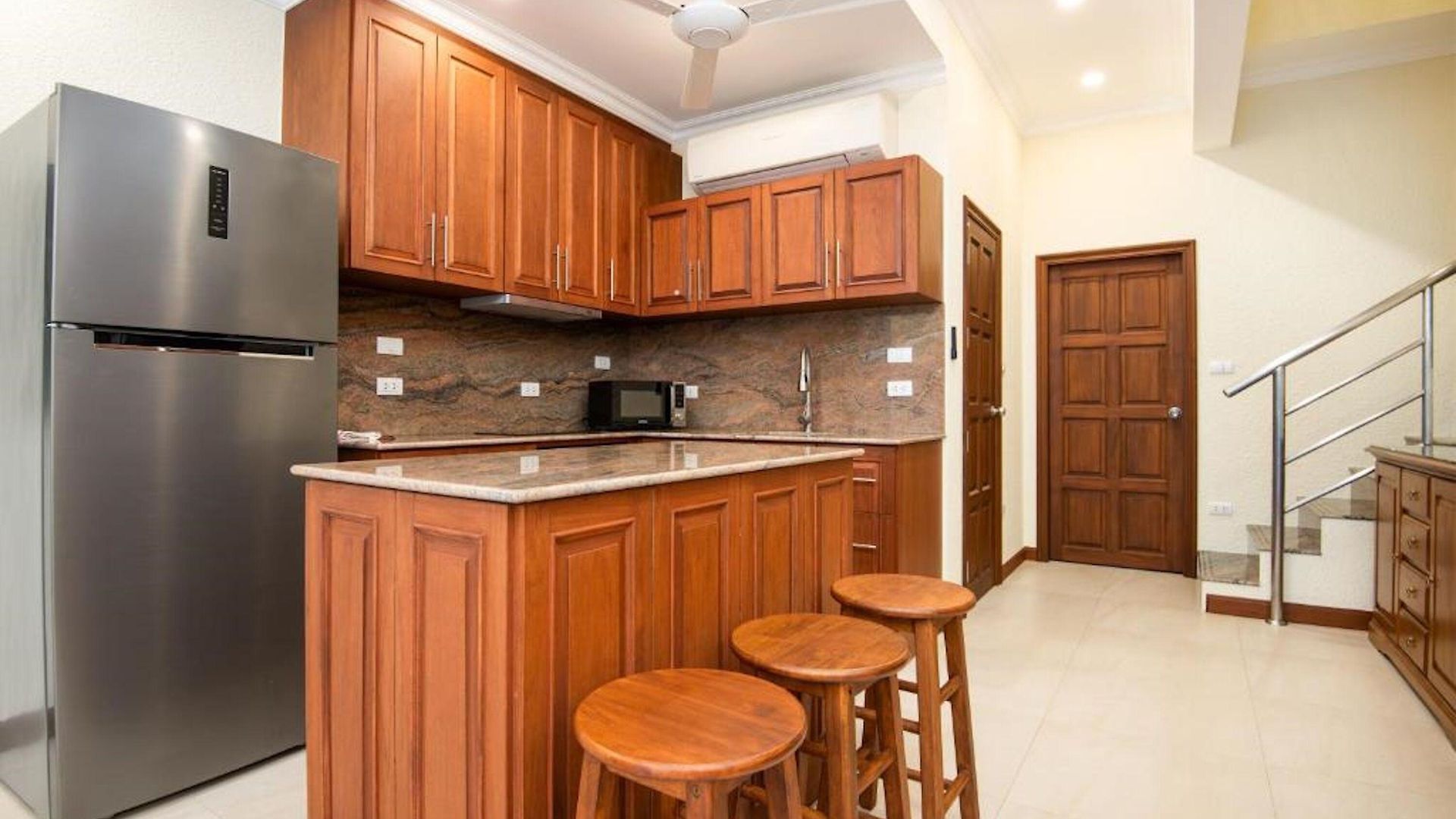รีสอร์ท Pratamnak Luxury Pattaya