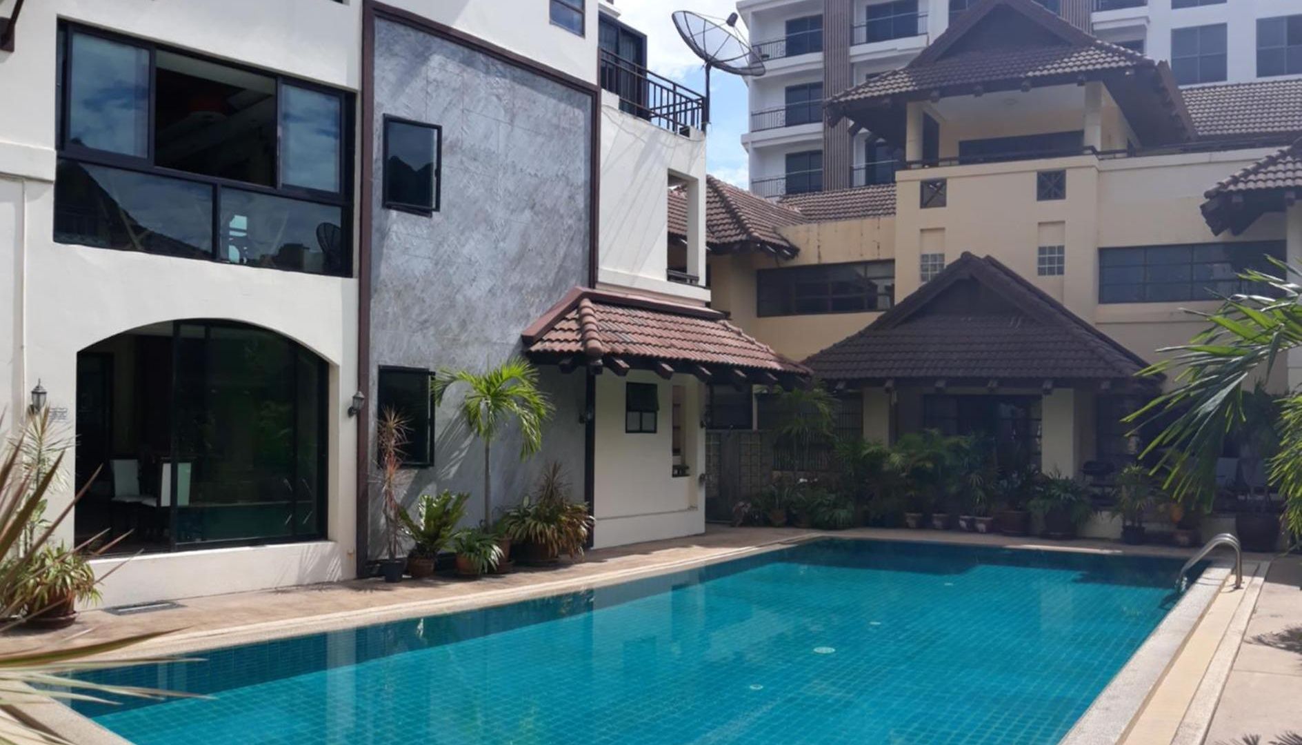 Dolphinplace โรงแรม 4*