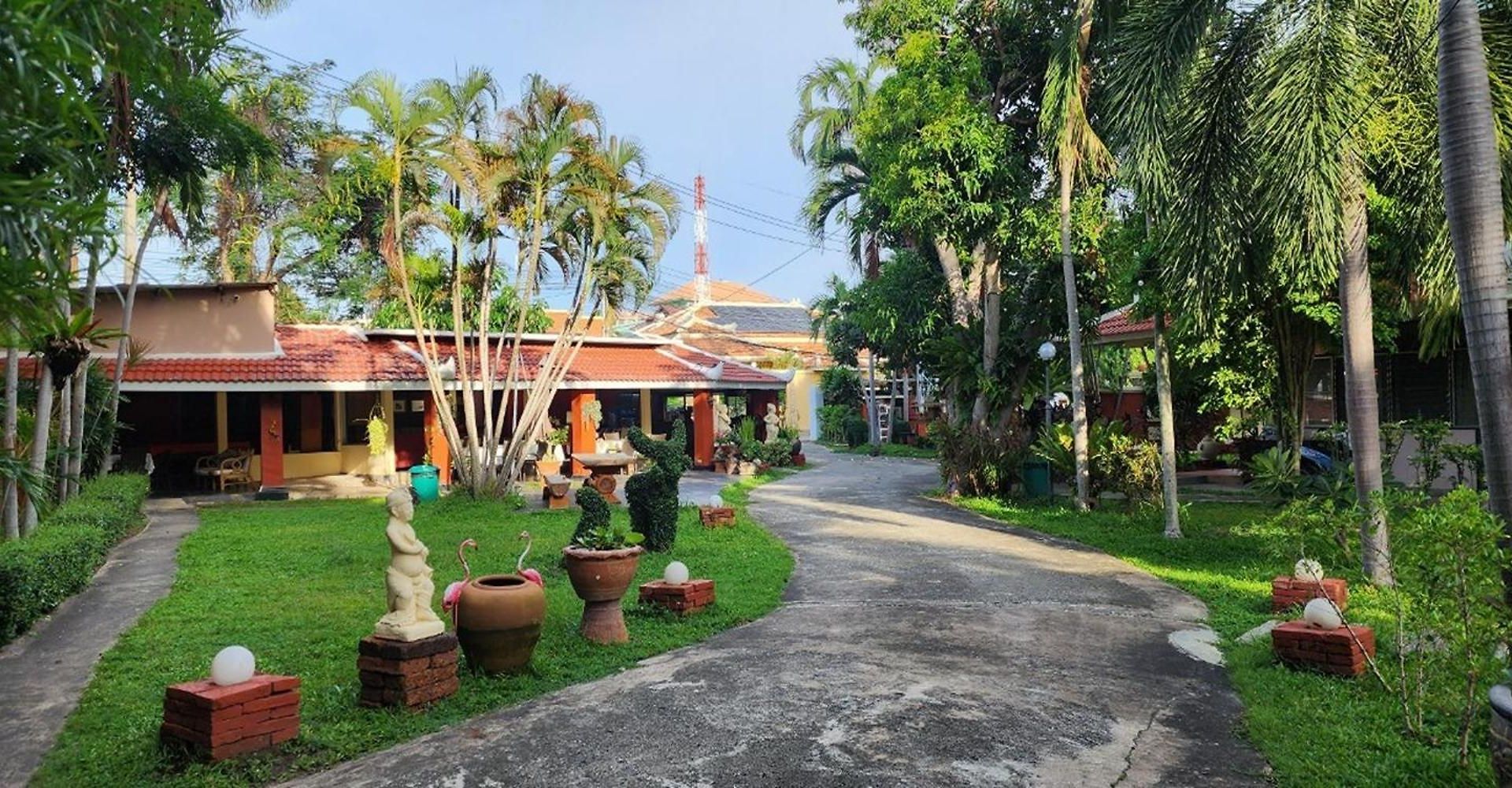Safari Riviera โรงแรม Pattaya