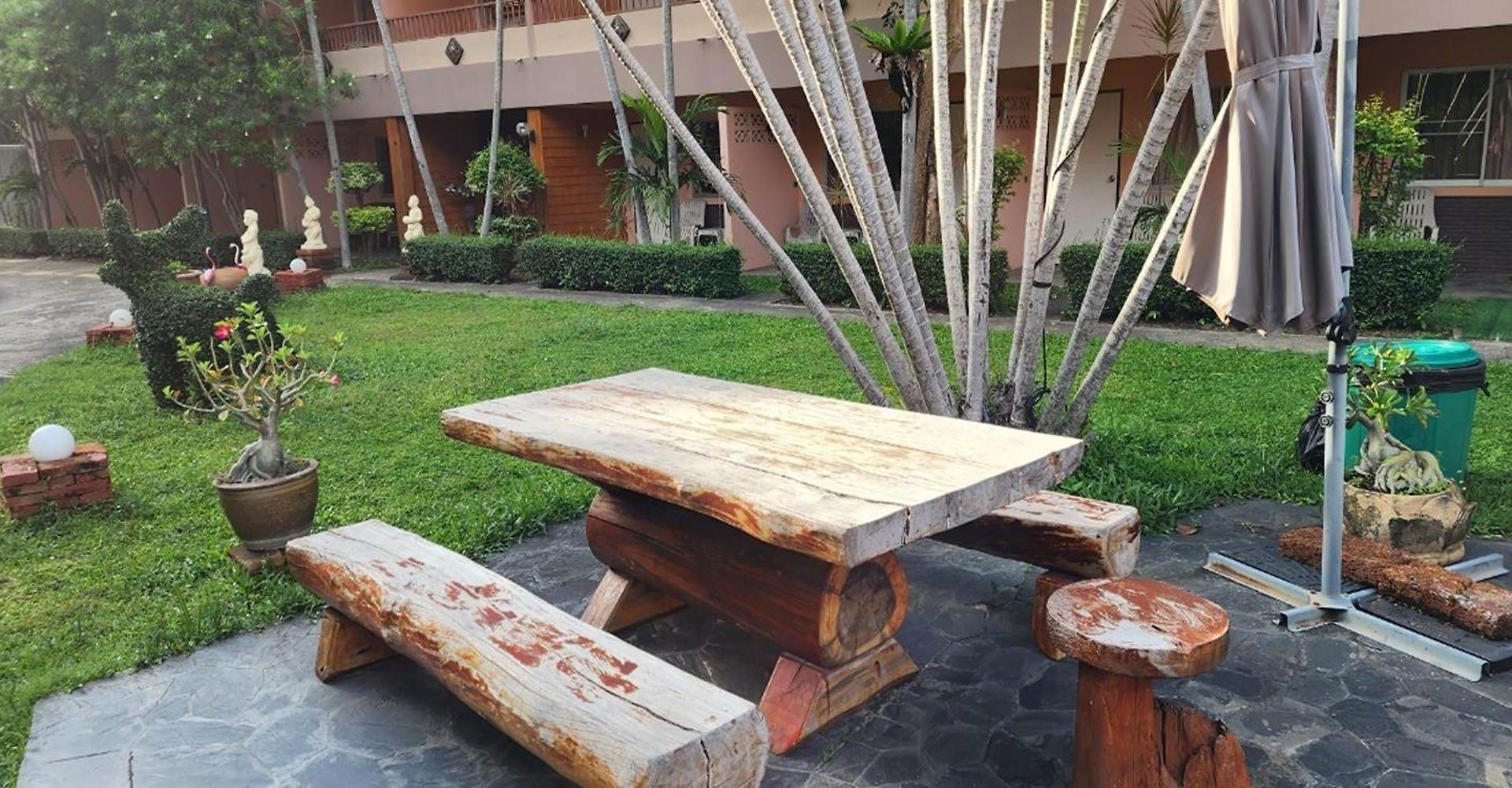 Safari Riviera โรงแรม