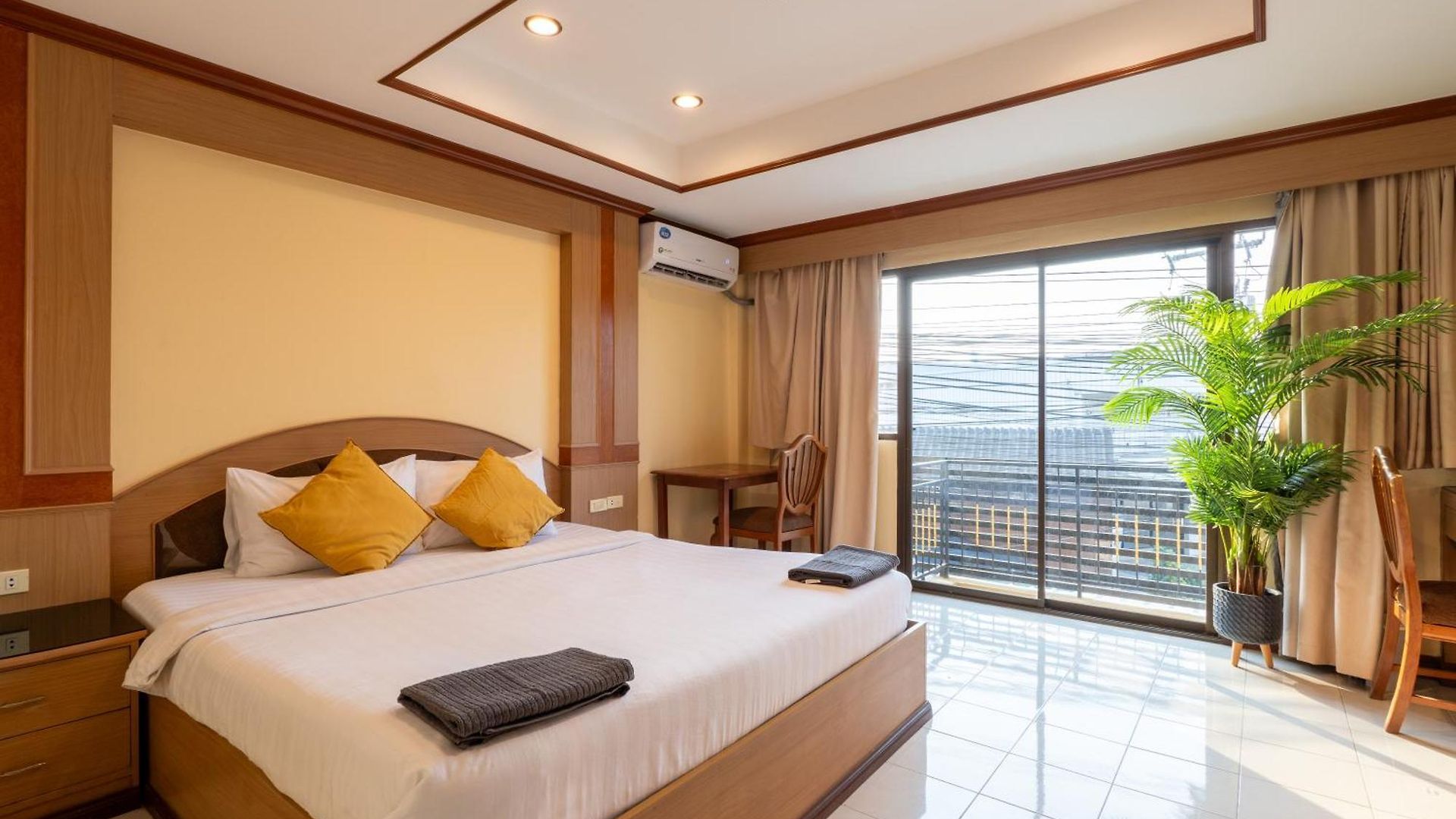 La Casa South โรงแรม 3*