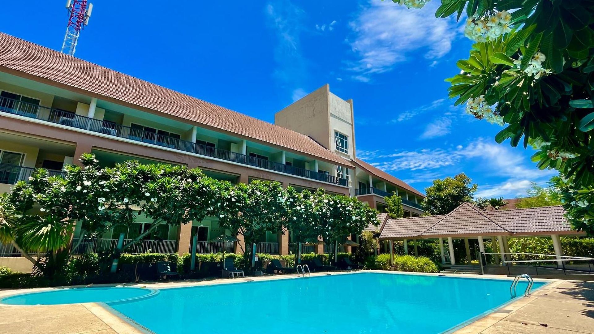 Authong โรงแรม