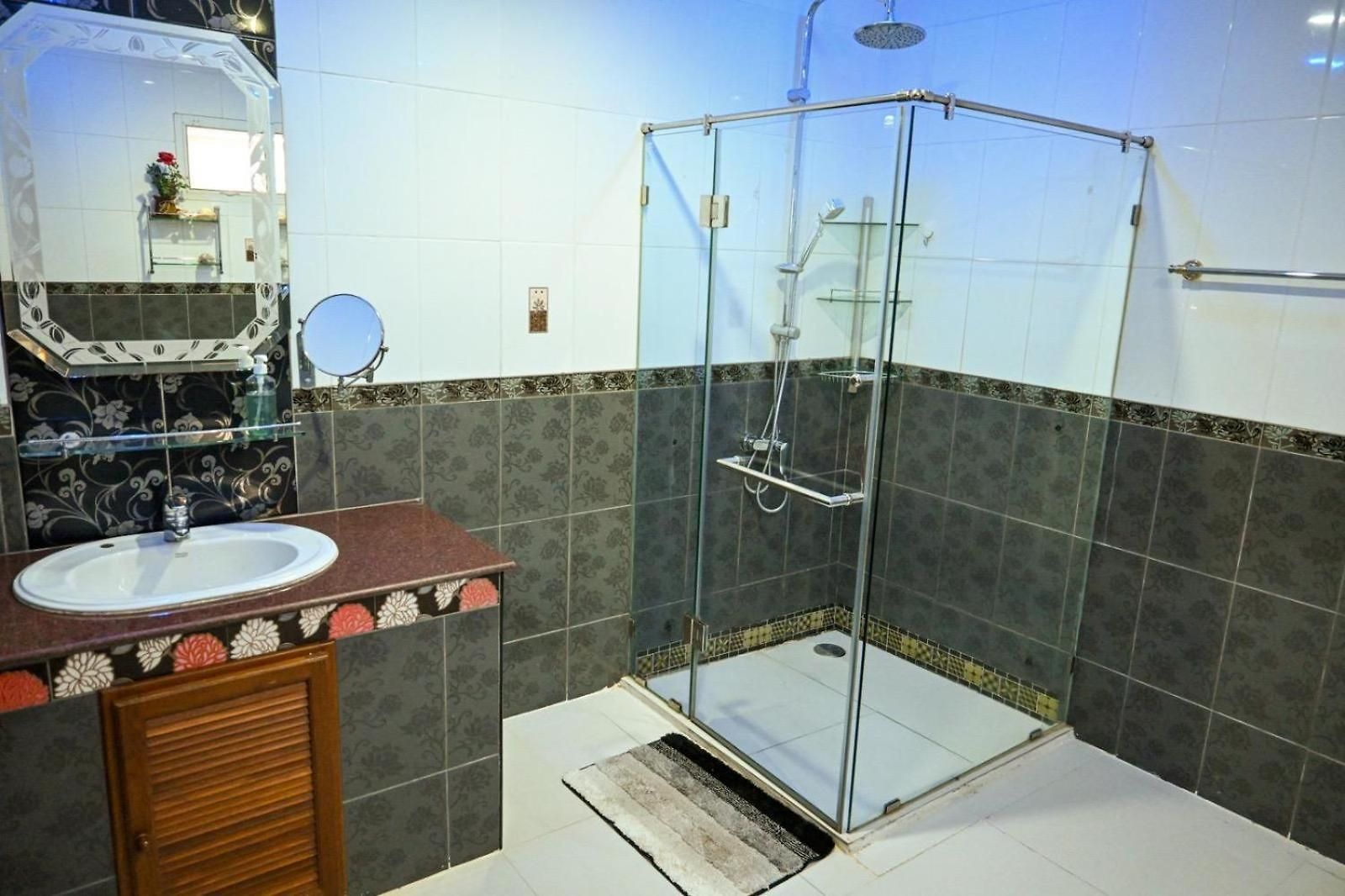 4 Bhk วิลล่า Pattaya