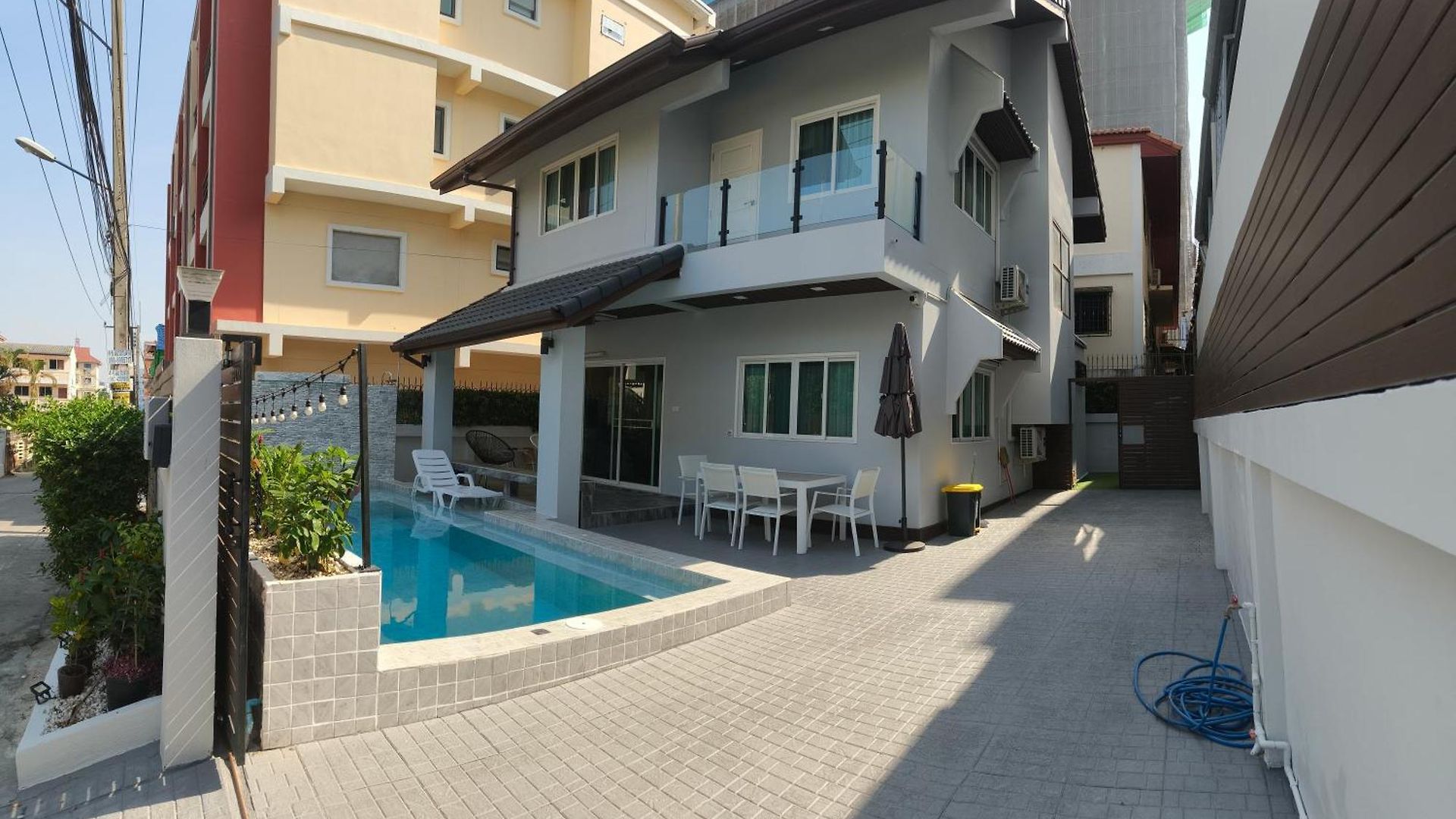 Dg Pool *